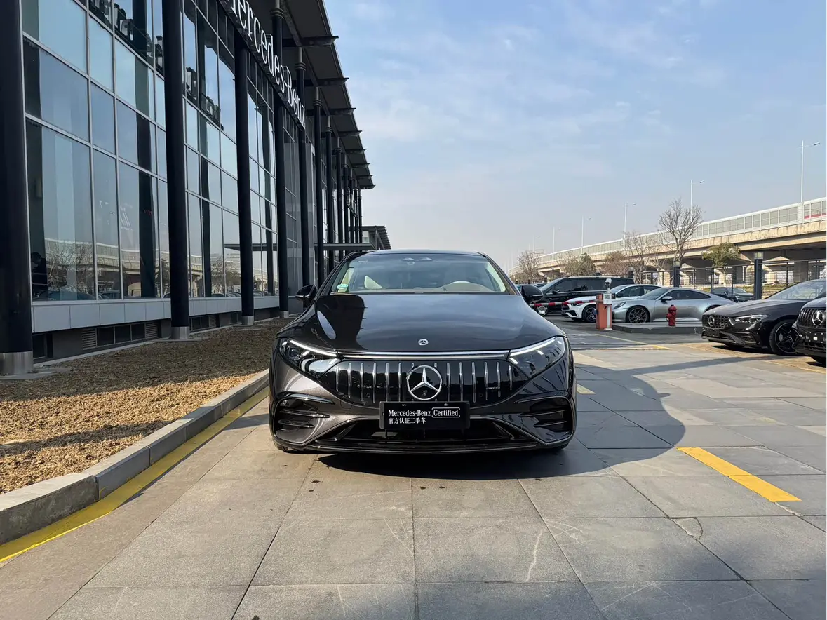 Mercedes-Benz EQS AMG  из Китая