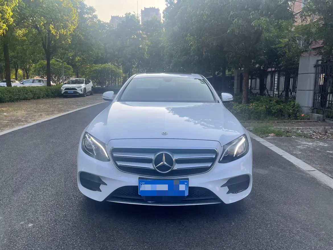 Mercedes-Benz E-Class  из Китая
