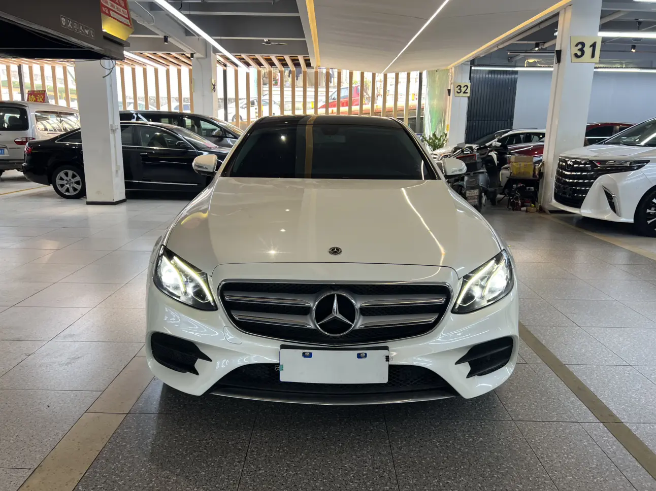 Mercedes-Benz E-Class  из Китая