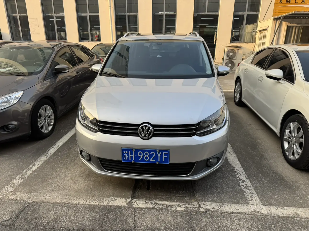 Volkswagen Touran  из Китая