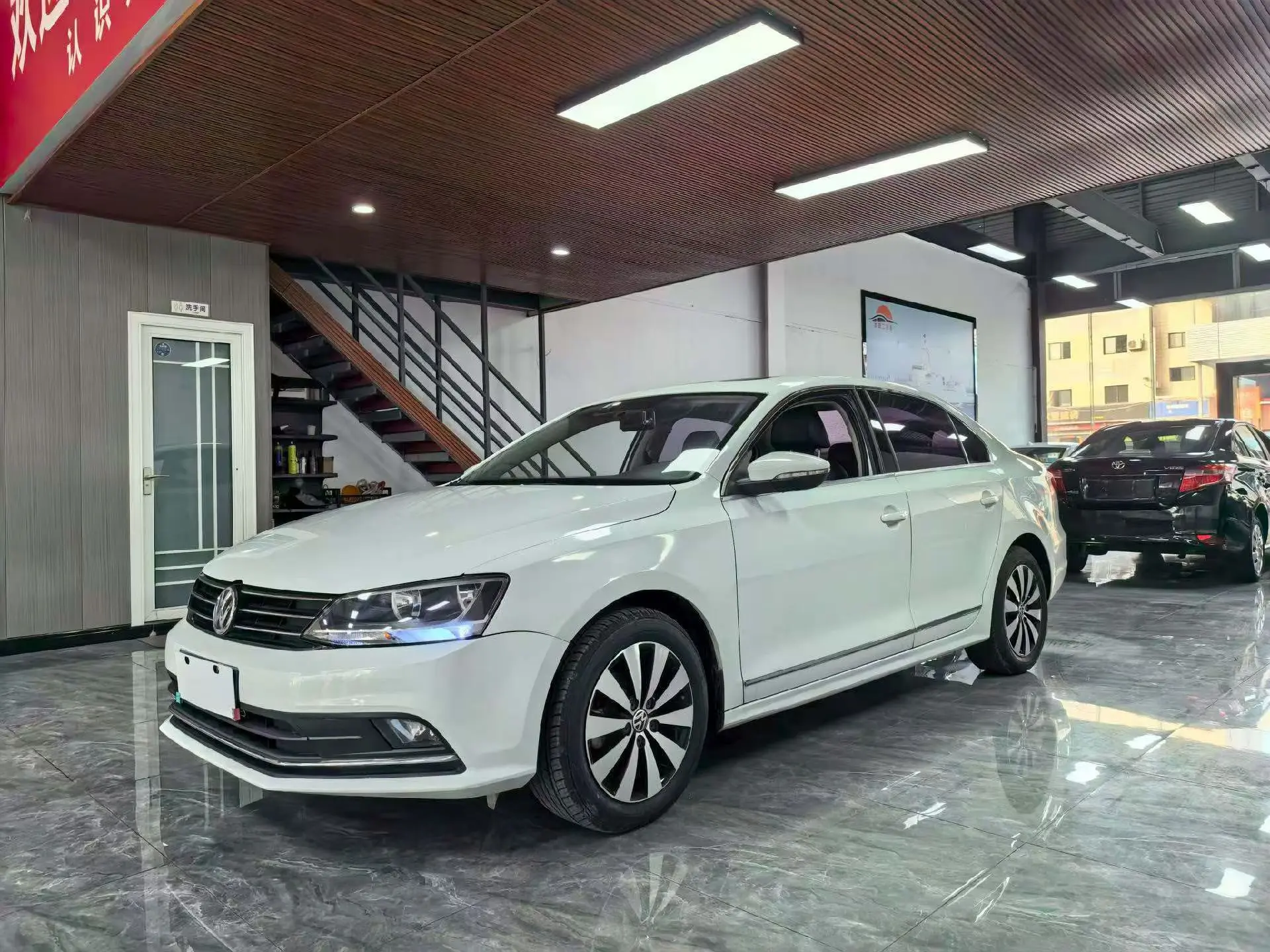 Volkswagen Sagitar  из Китая