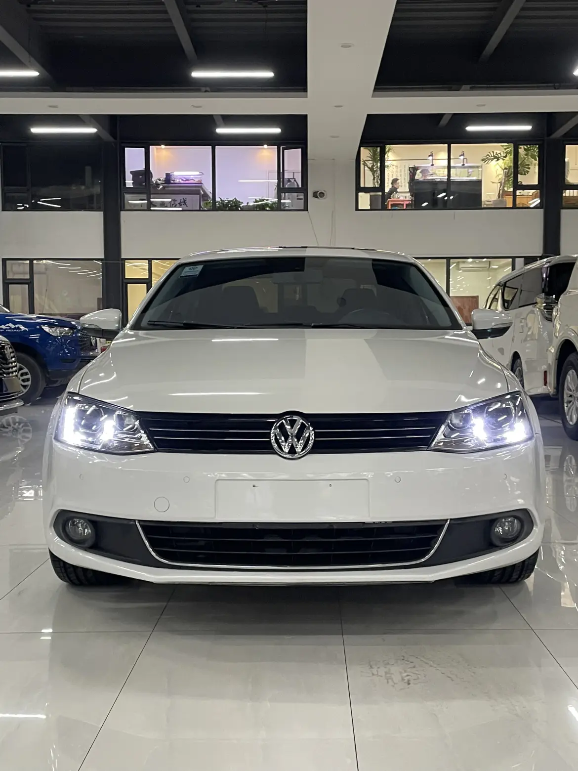 Volkswagen Sagitar  из Китая