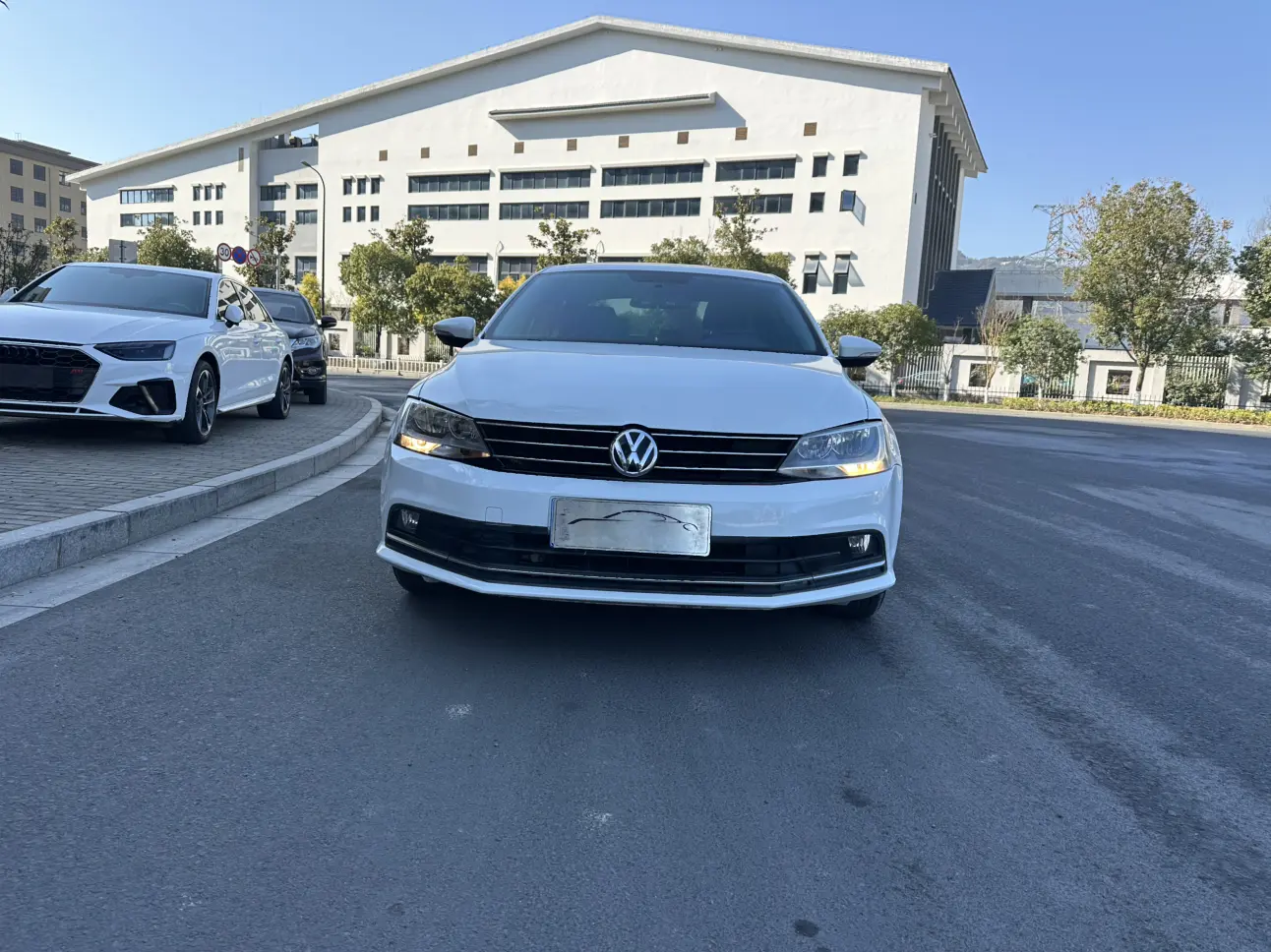 Volkswagen Sagitar  из Китая