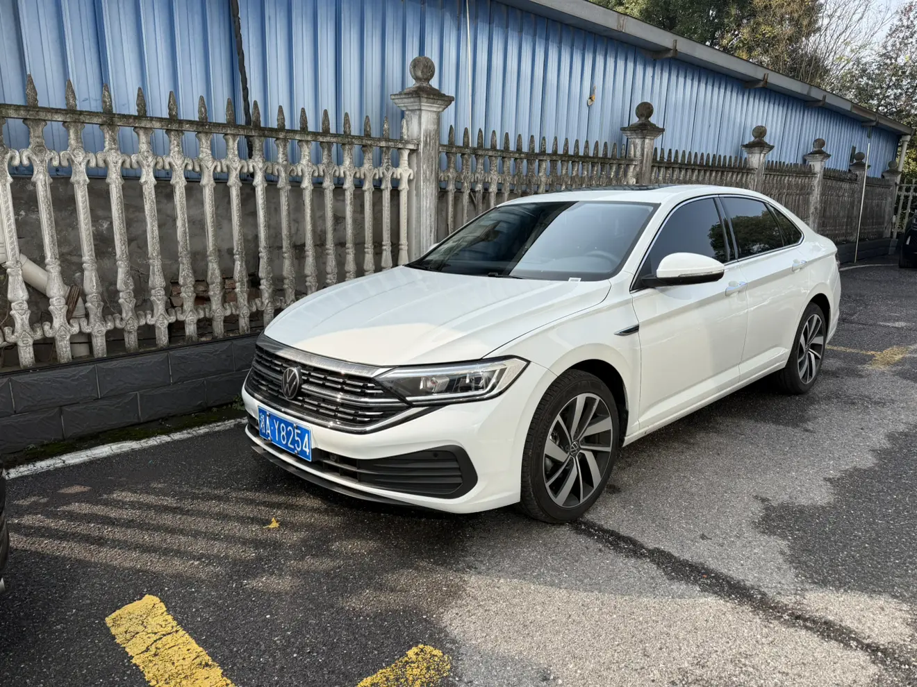 Volkswagen Sagitar  из Китая