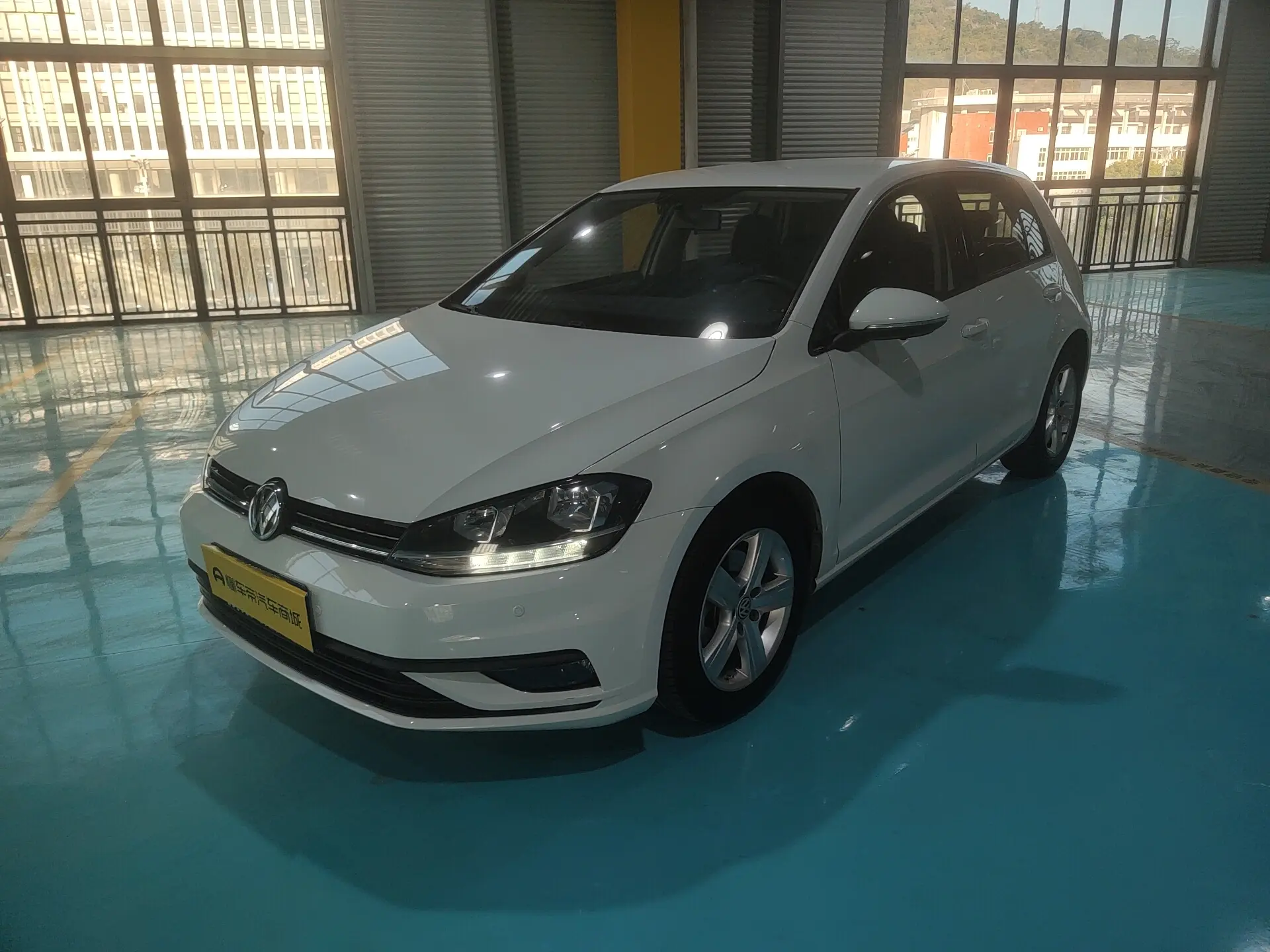 Volkswagen Golf  из Китая