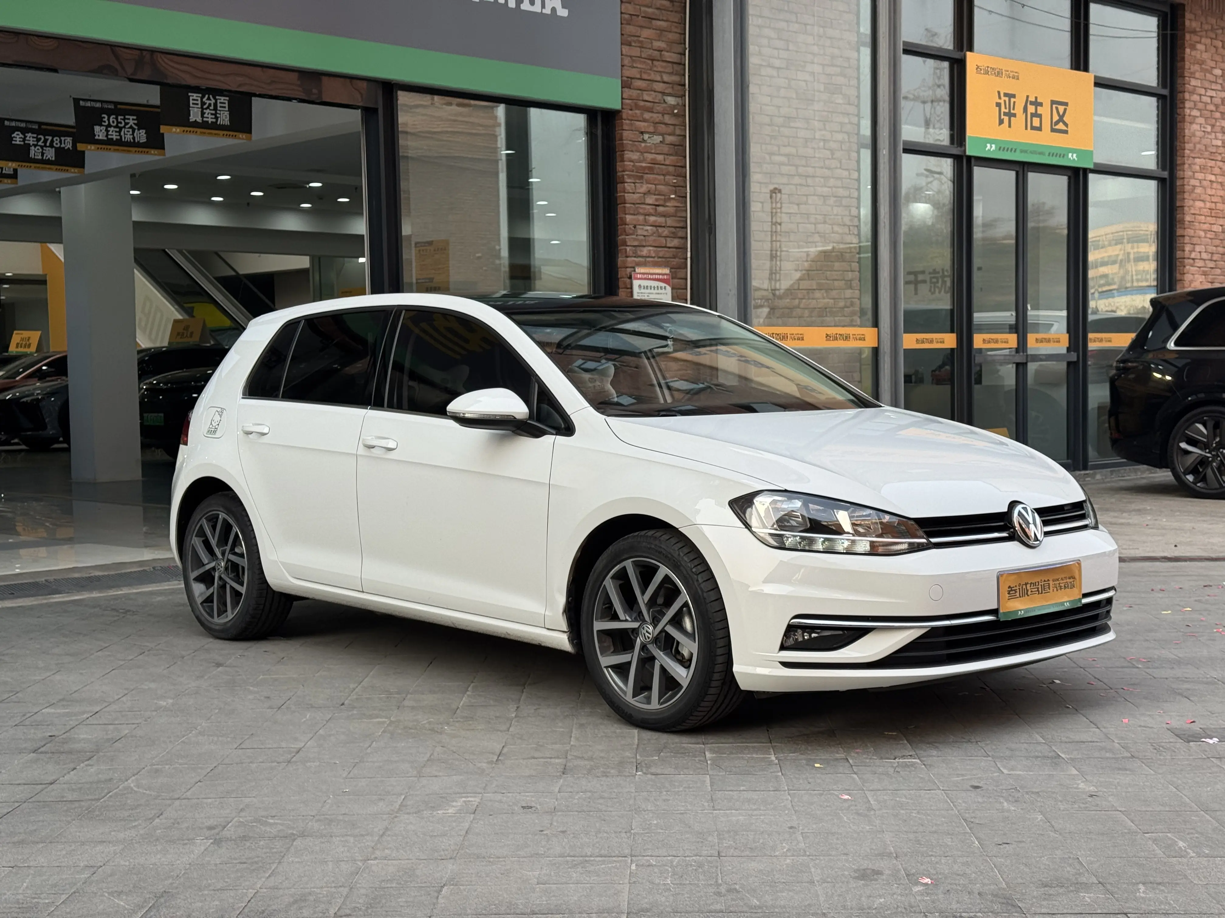 Volkswagen Golf  из Китая