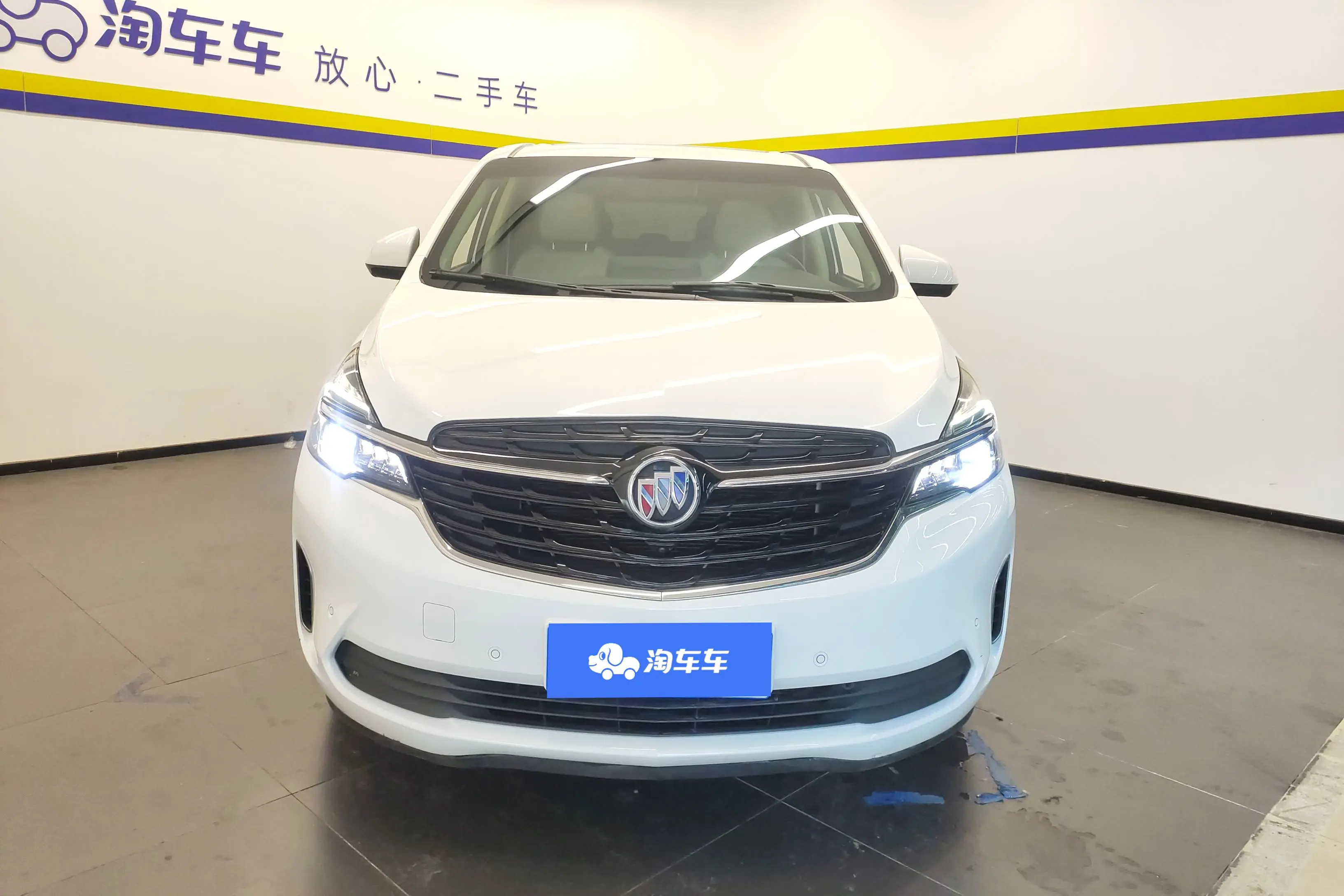 Buick GL8  из Китая