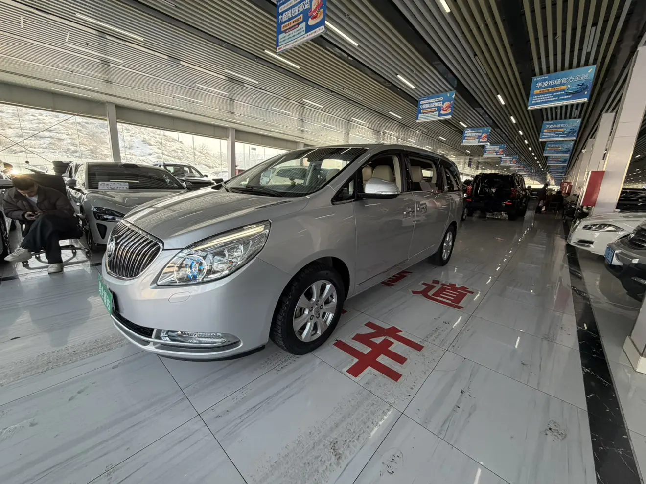 Buick GL8  из Китая