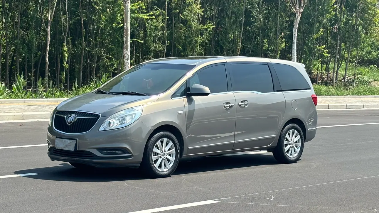 Buick GL8  из Китая
