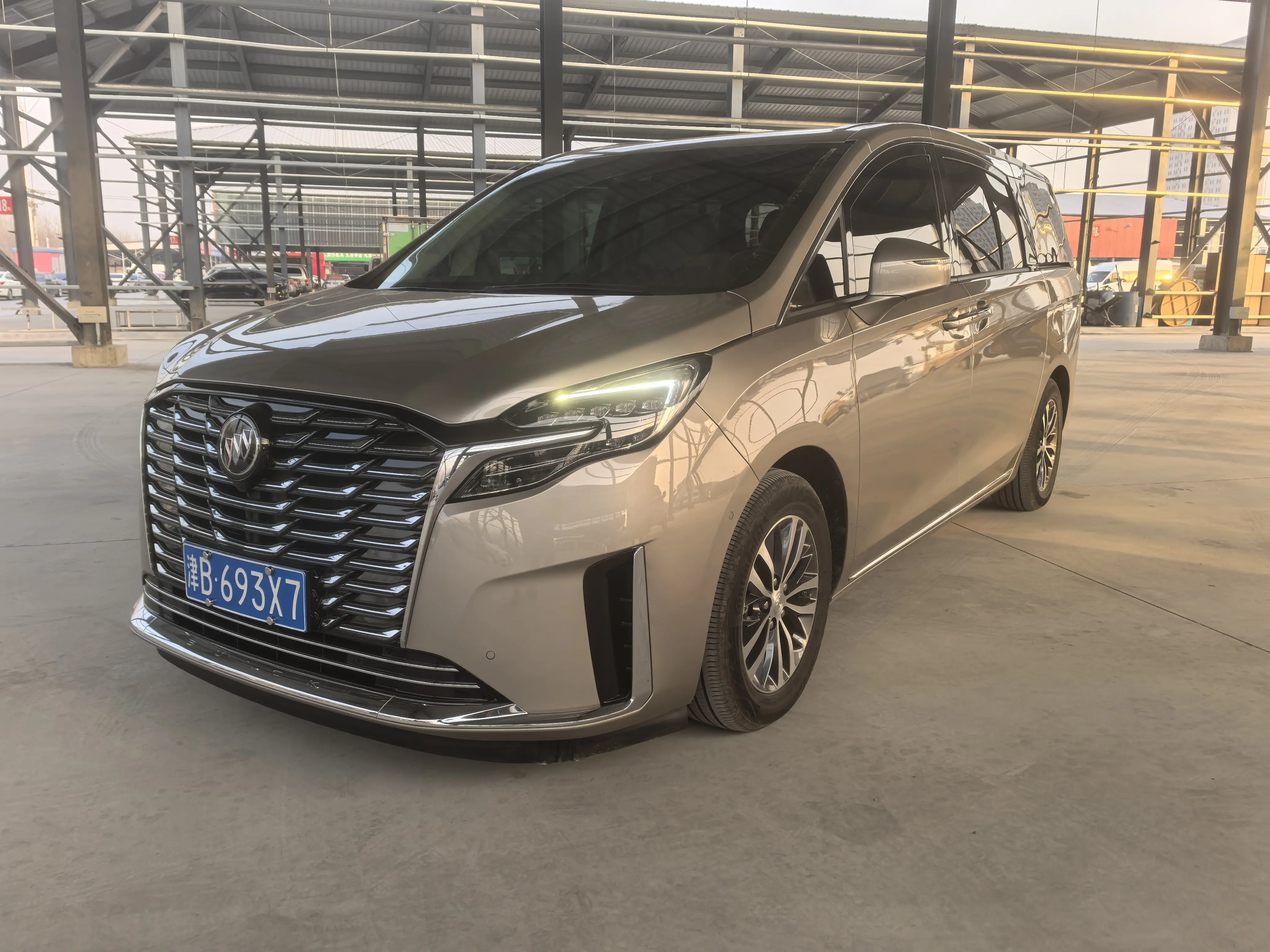 Buick GL8  из Китая