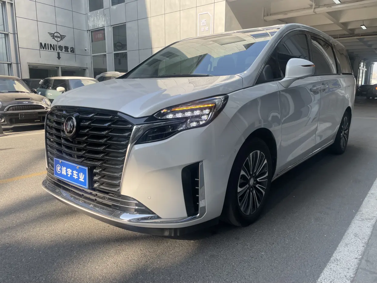 Buick GL8  из Китая