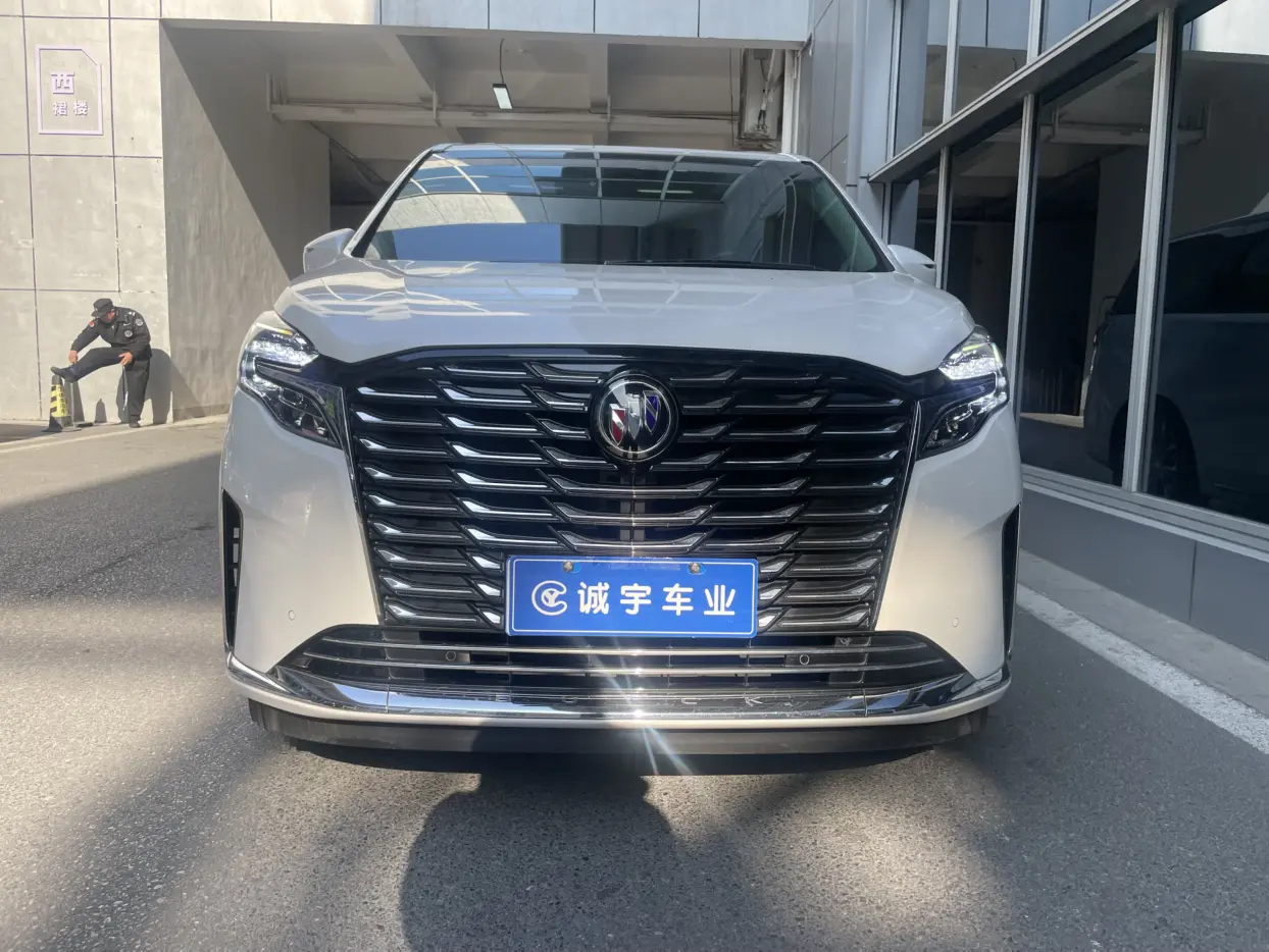 Buick GL8  из Китая