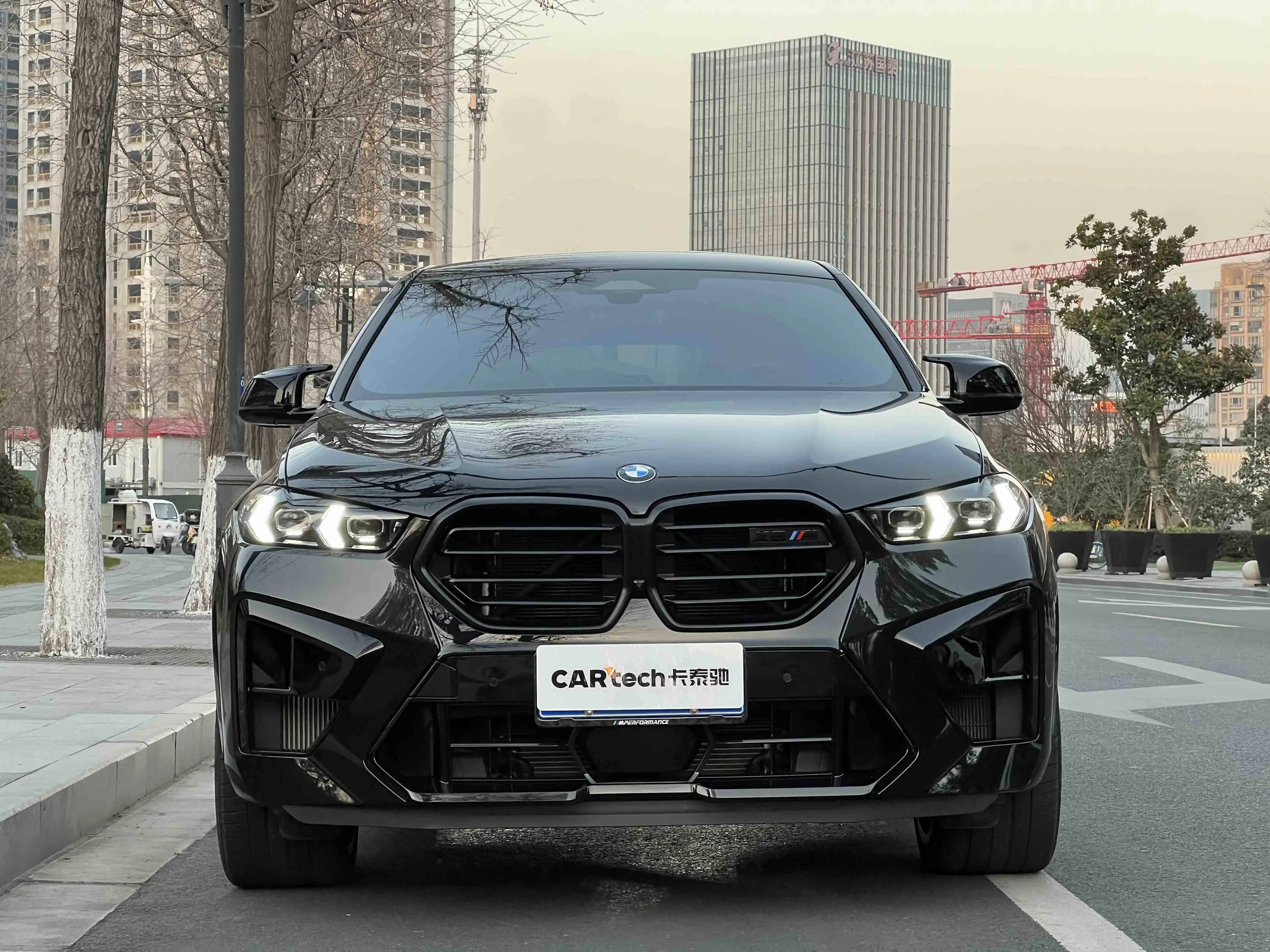 BMW X6 M  из Китая