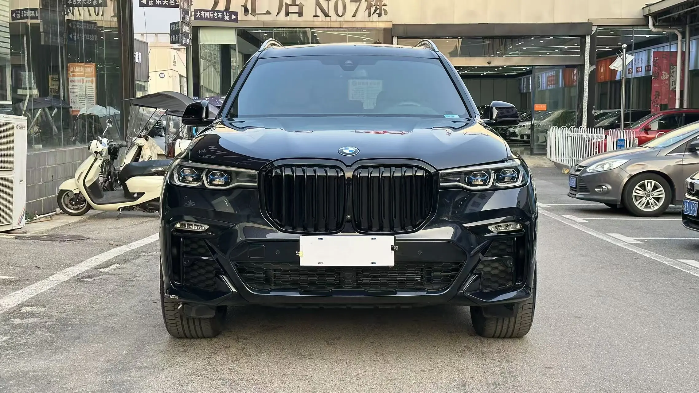 BMW X7  из Китая
