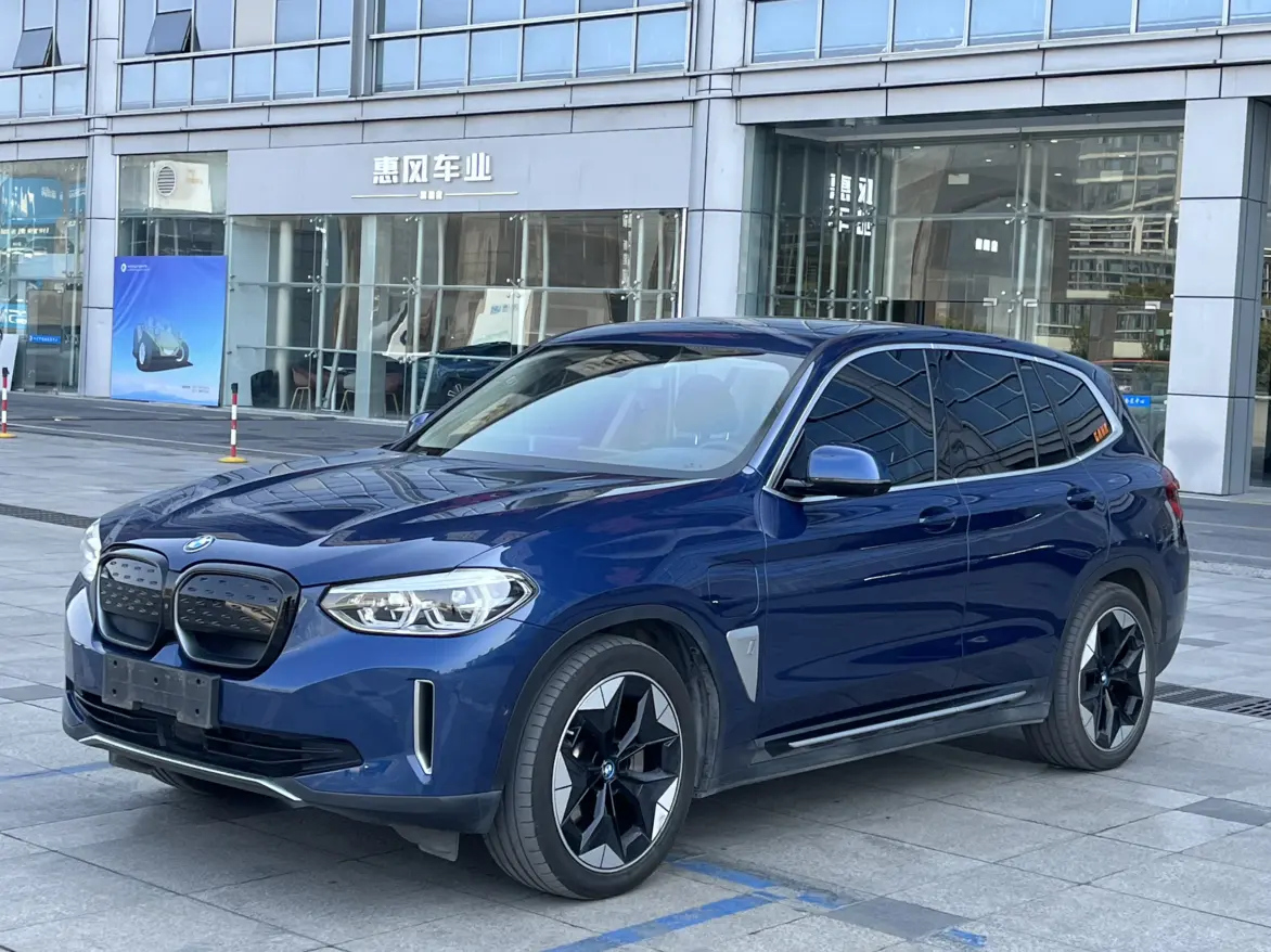 BMW iX3  из Китая