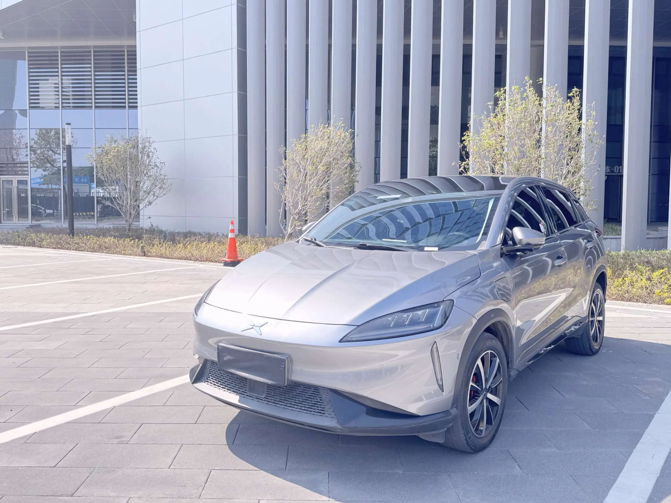 Xpeng G3  из Китая