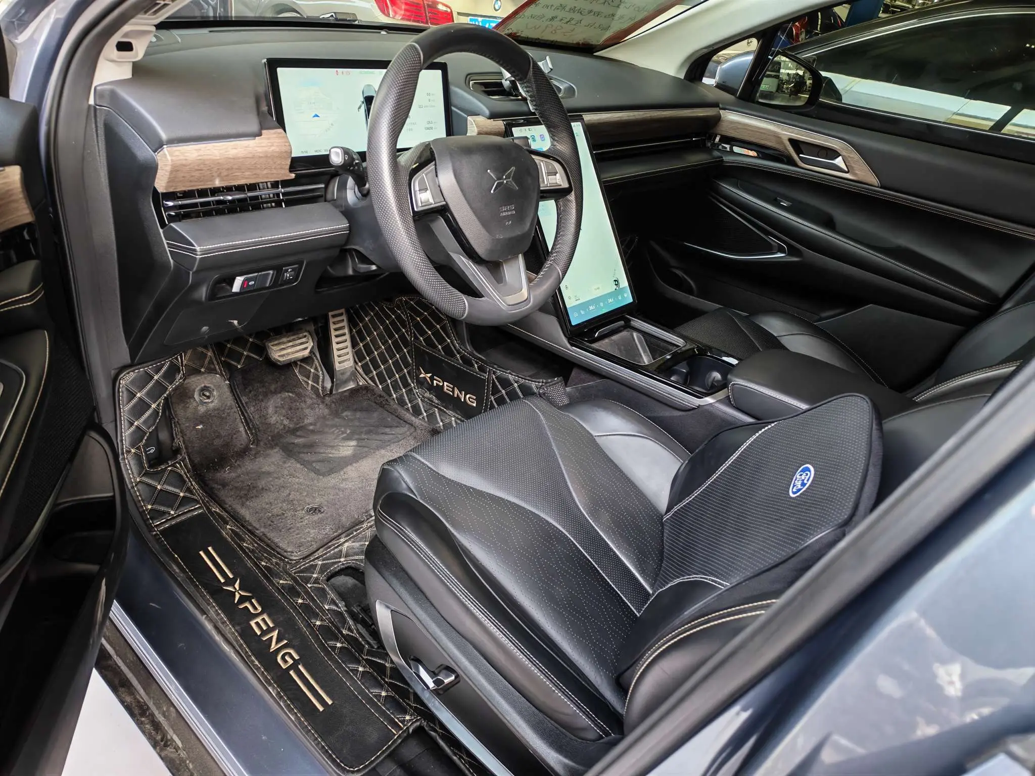 Xpeng P5  из Китая