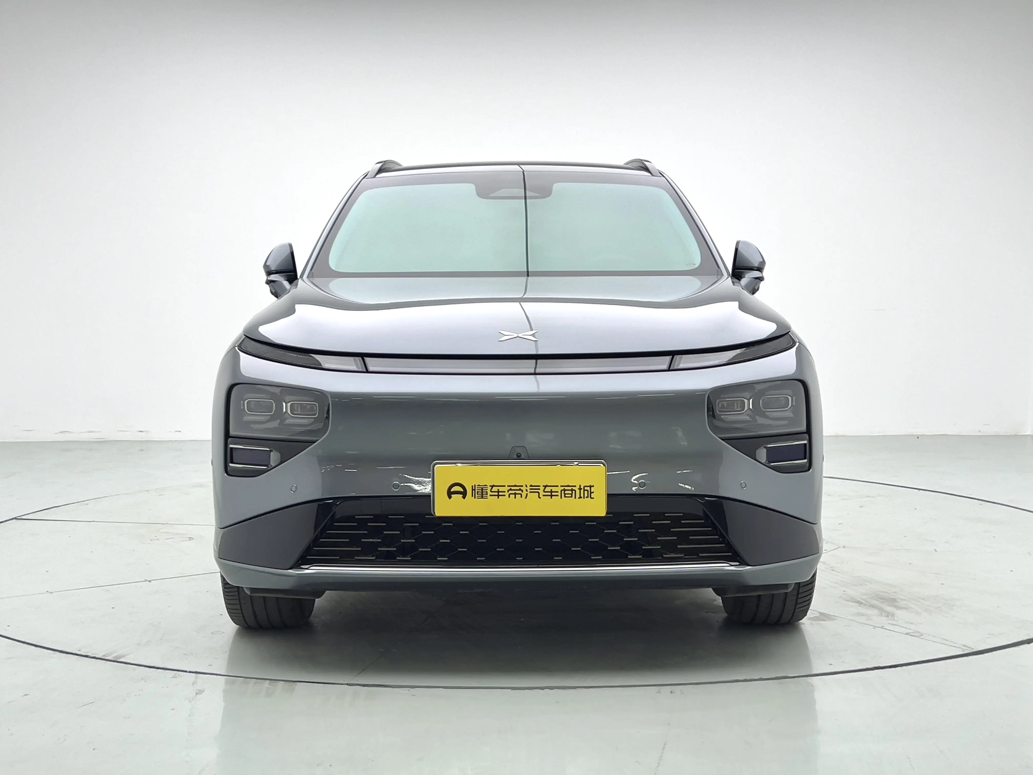 Xpeng G9  из Китая