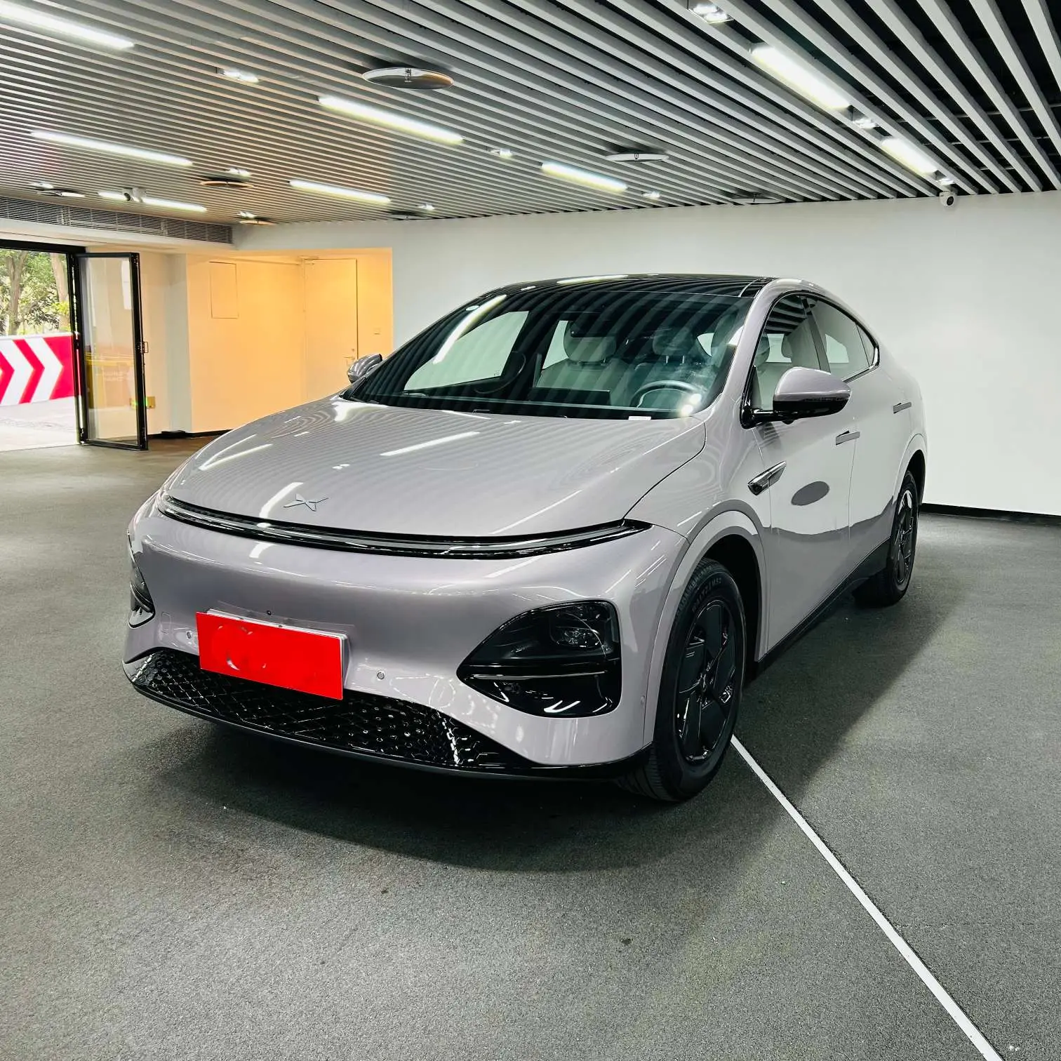 Xpeng G6  из Китая