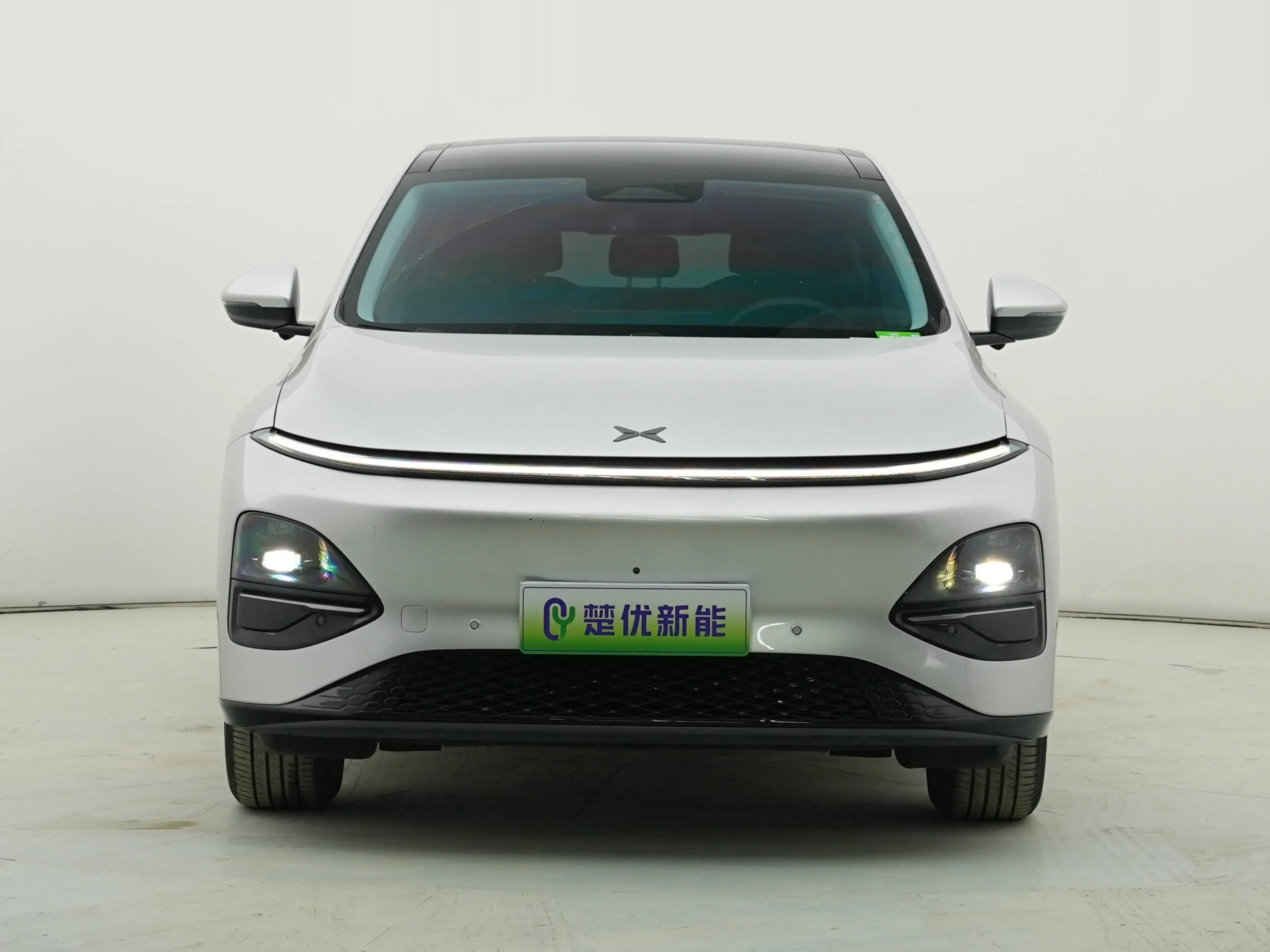 Xpeng G6  из Китая