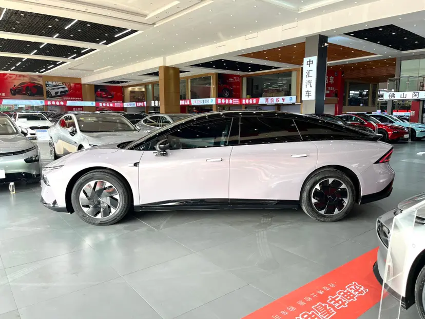 Xpeng P7+  из Китая