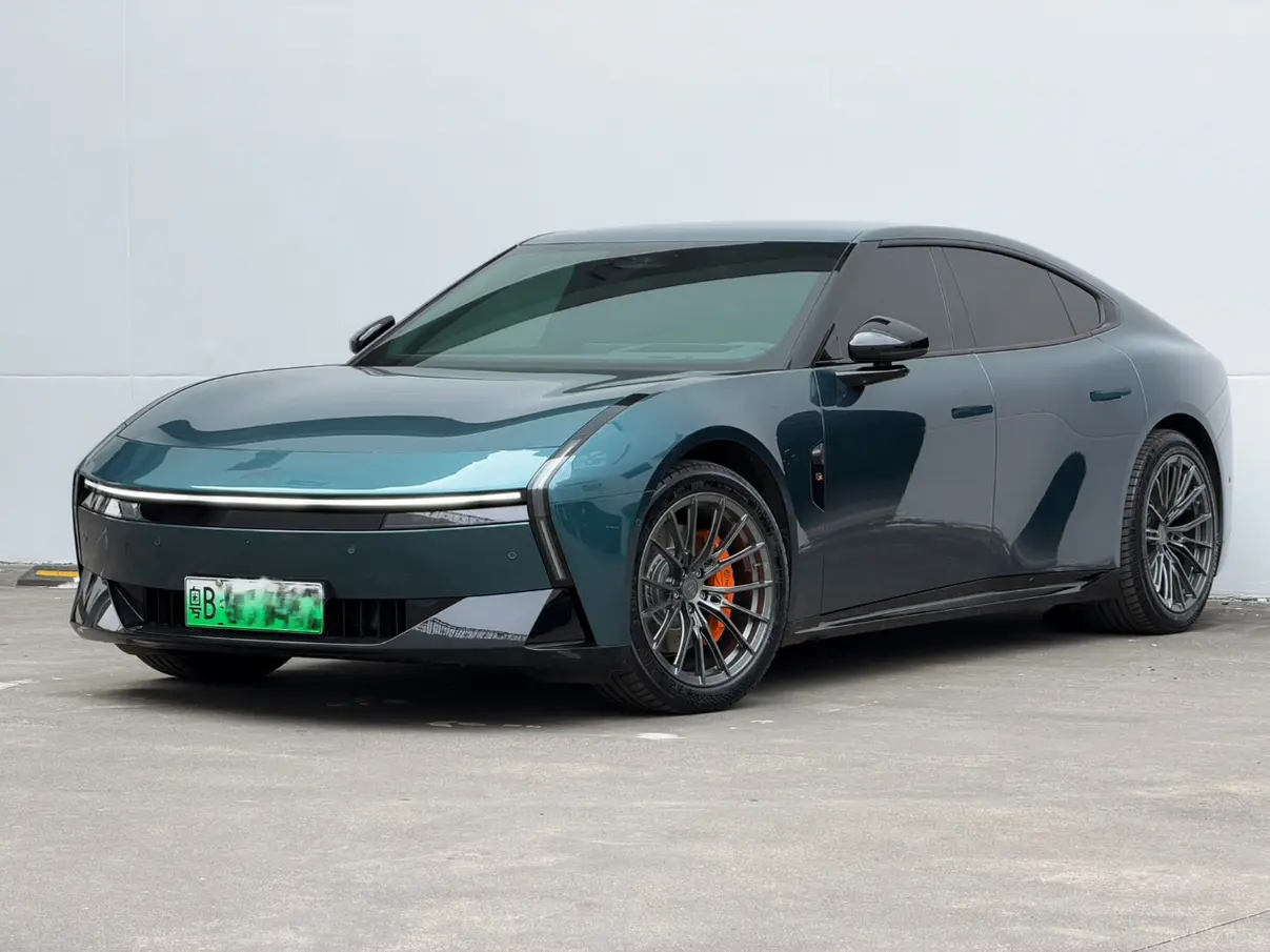 Xpeng P7  из Китая