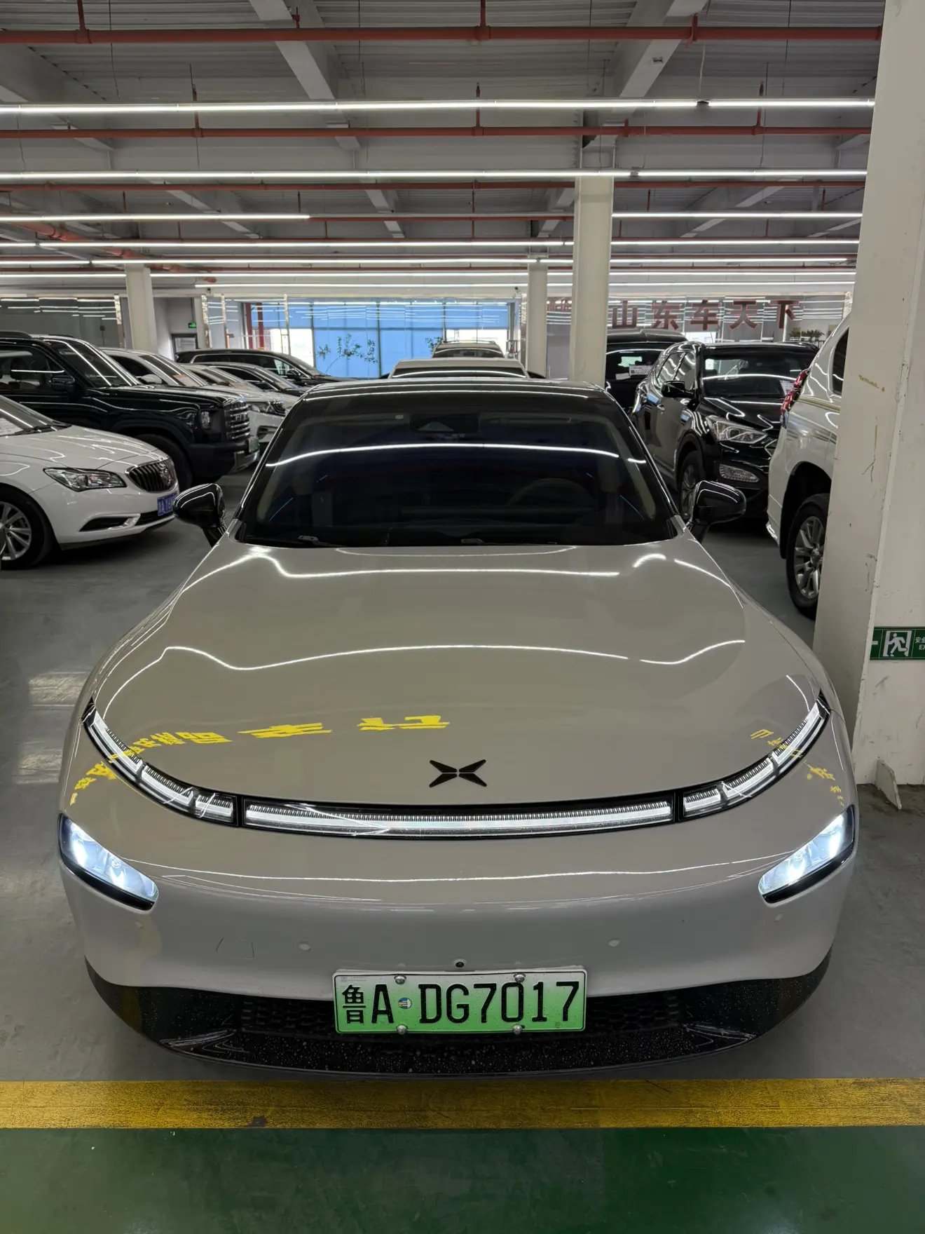 Xpeng P7  из Китая