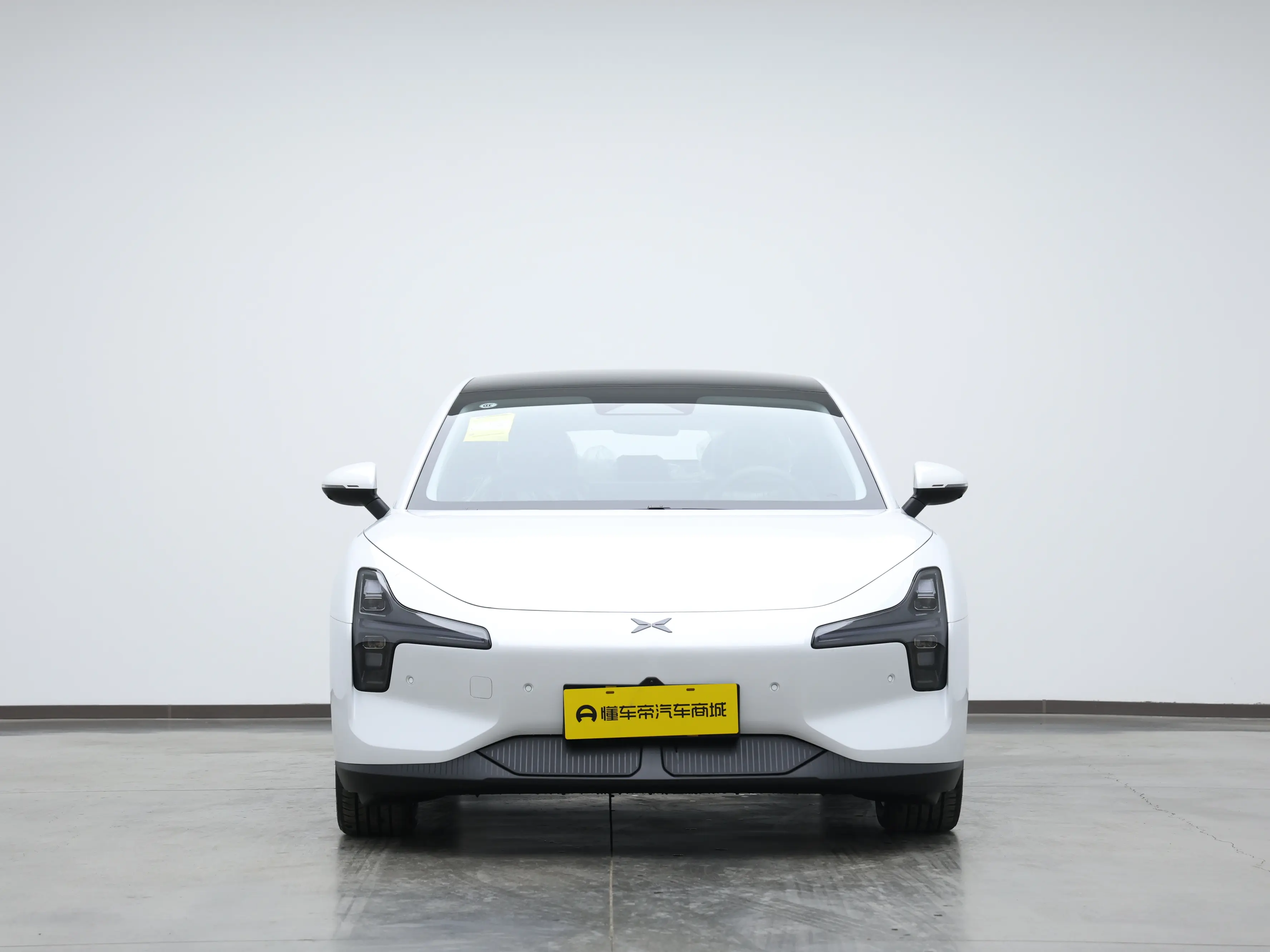 Xpeng Xiaopeng MONA M03  из Китая