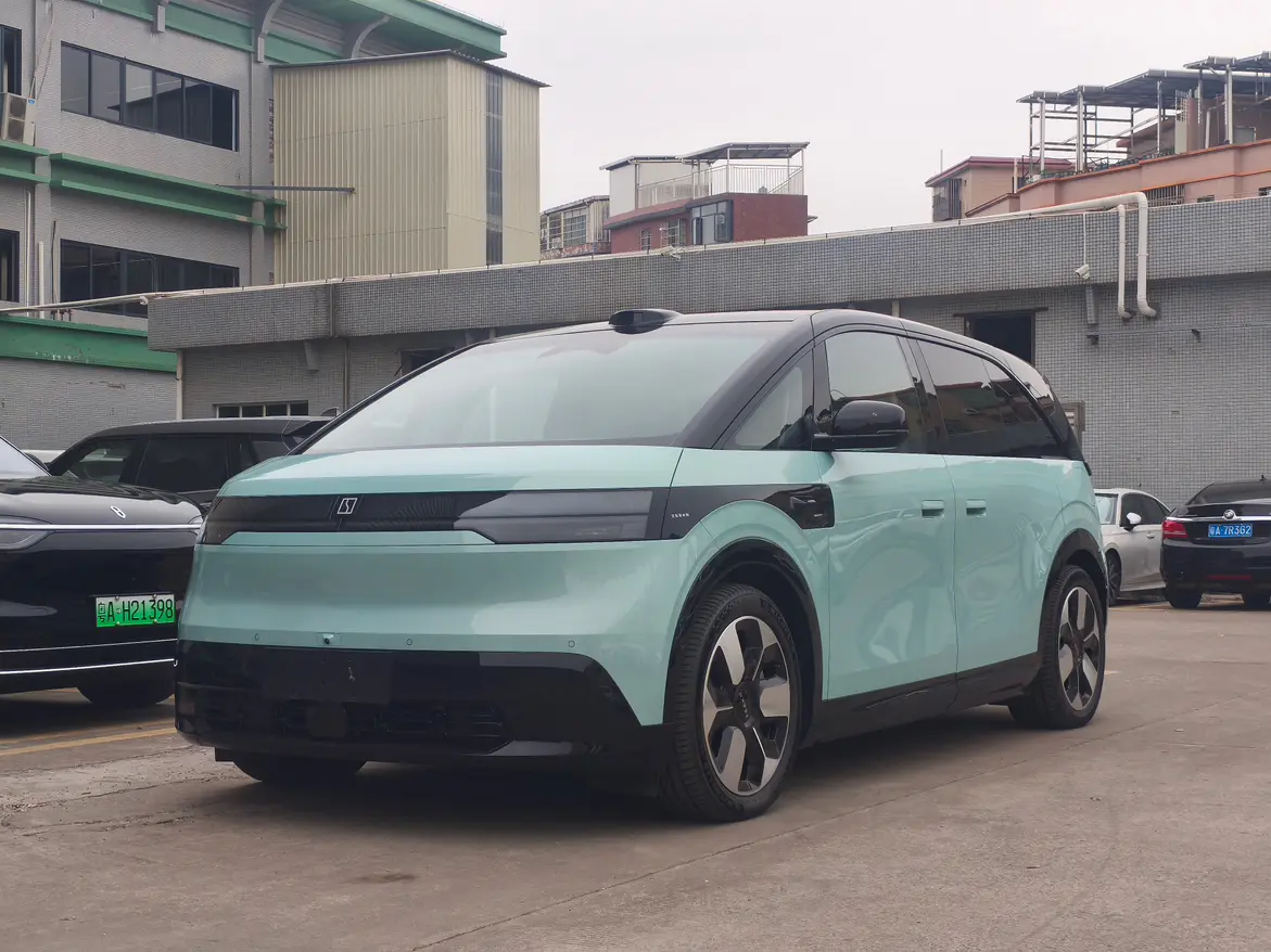 ZEEKR MIX  из Китая