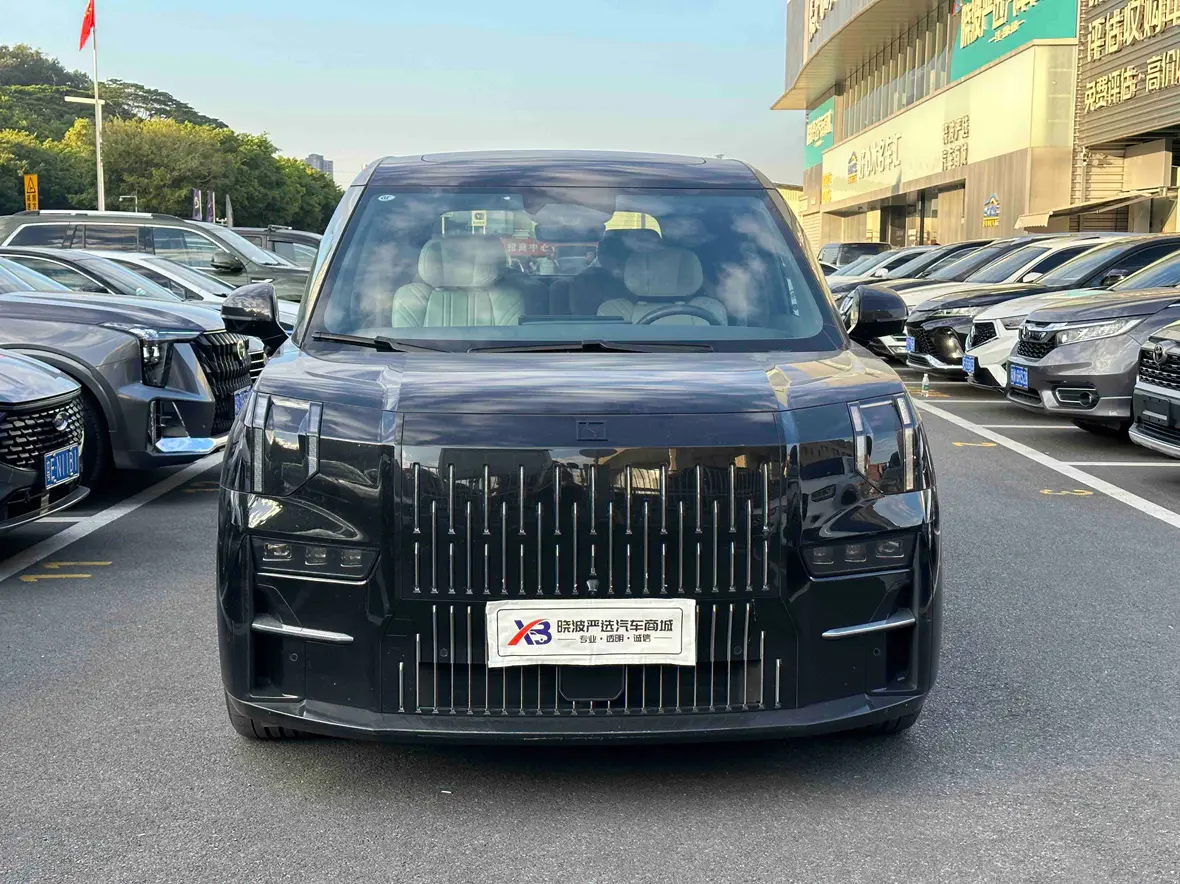 ZEEKR 009  из Китая