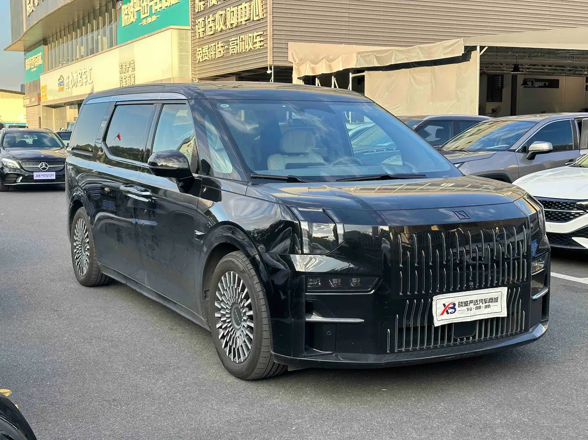 ZEEKR 009  из Китая