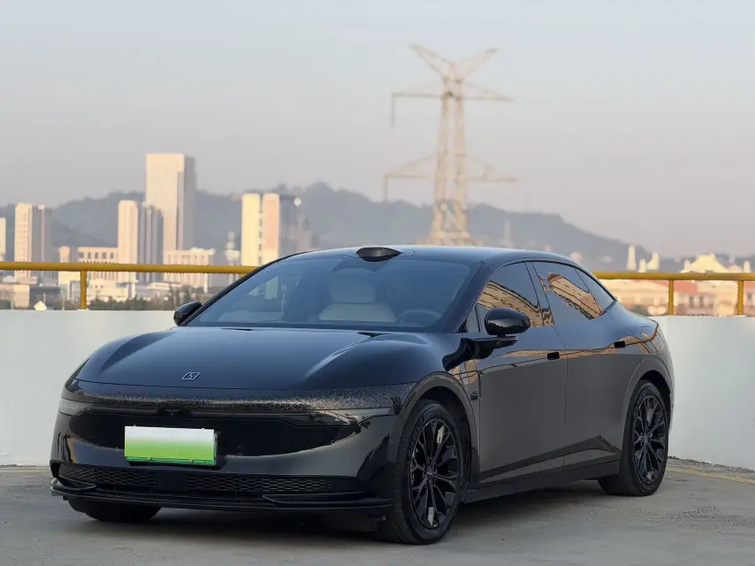 ZEEKR 007  из Китая