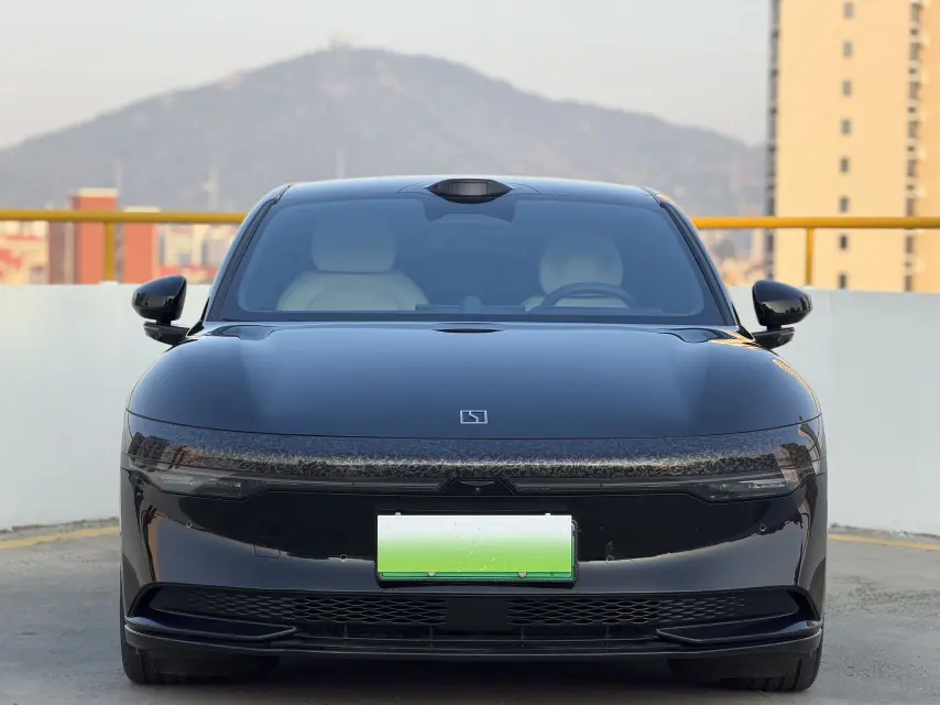 ZEEKR 007  из Китая