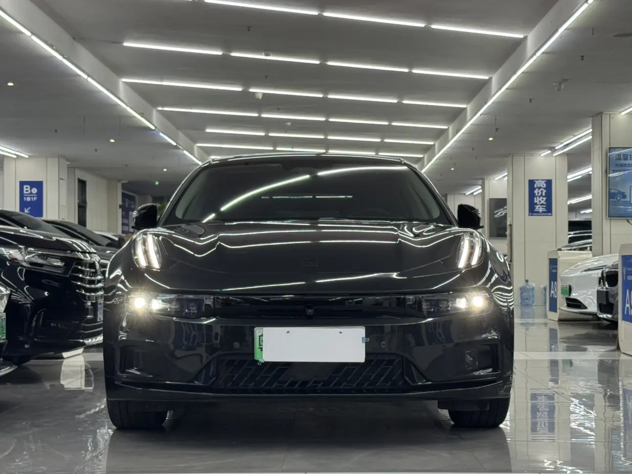 ZEEKR 001  из Китая