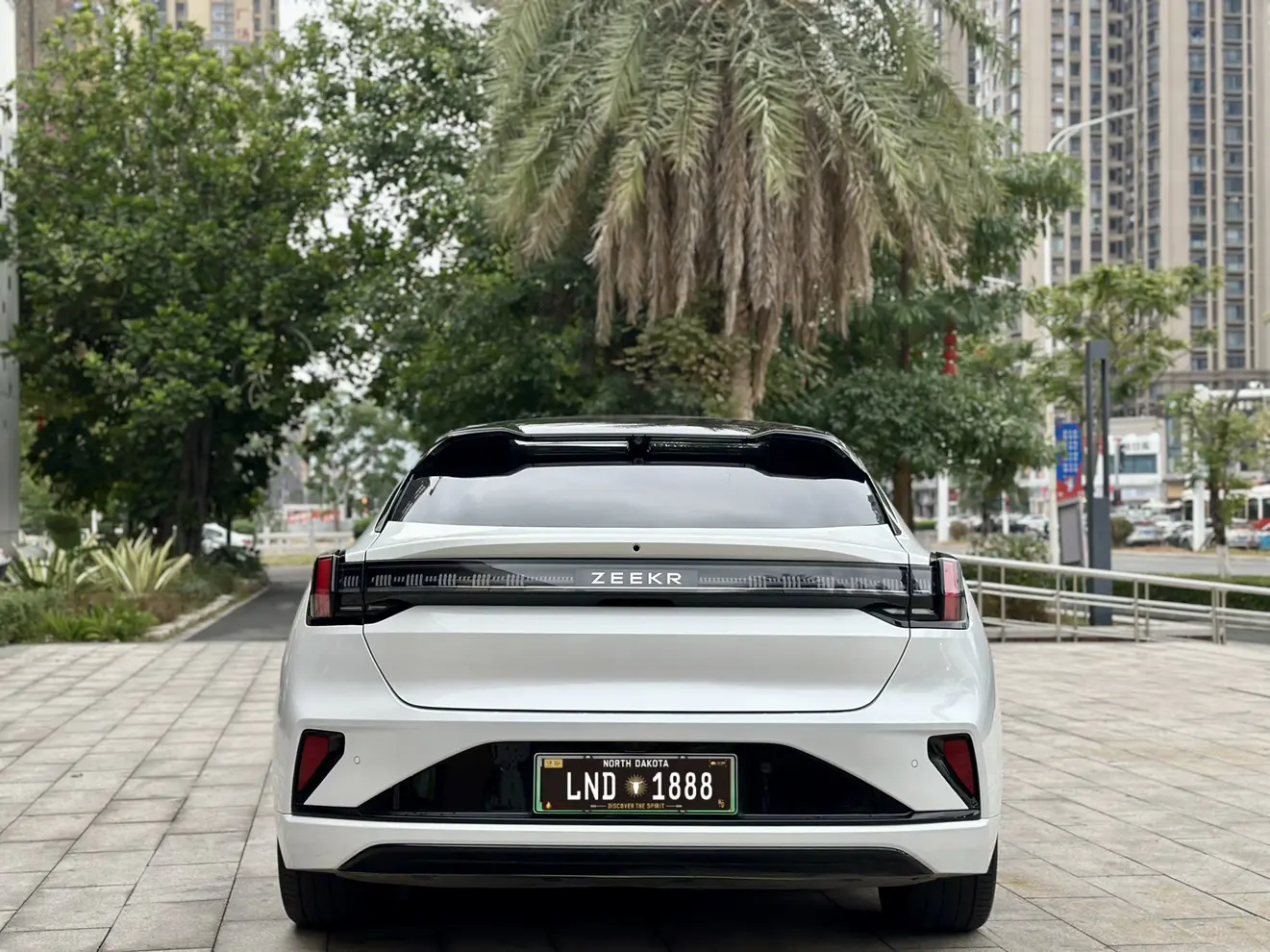 ZEEKR 001  из Китая