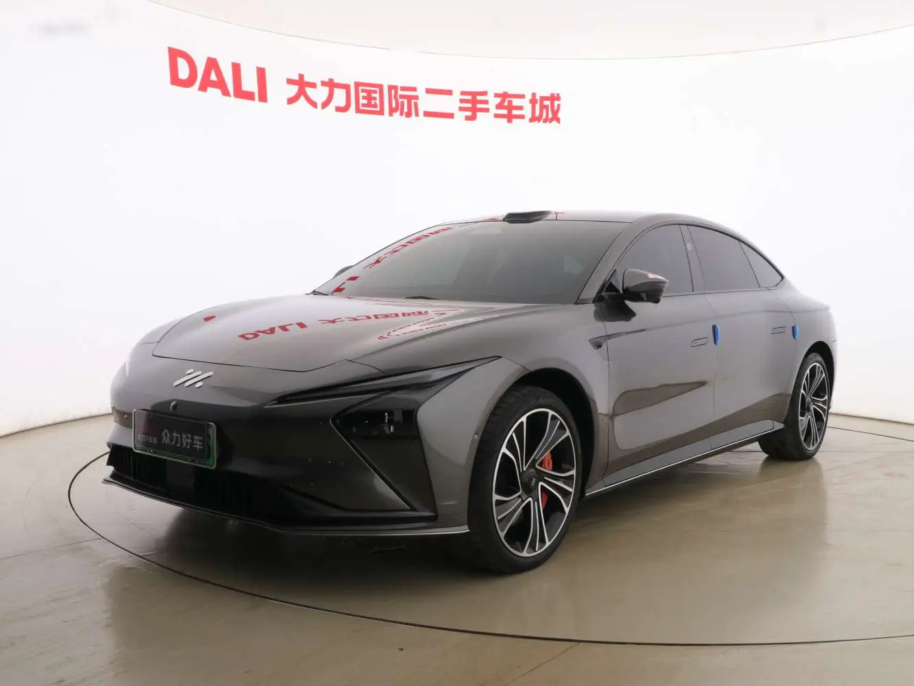 Zhiji L7  из Китая