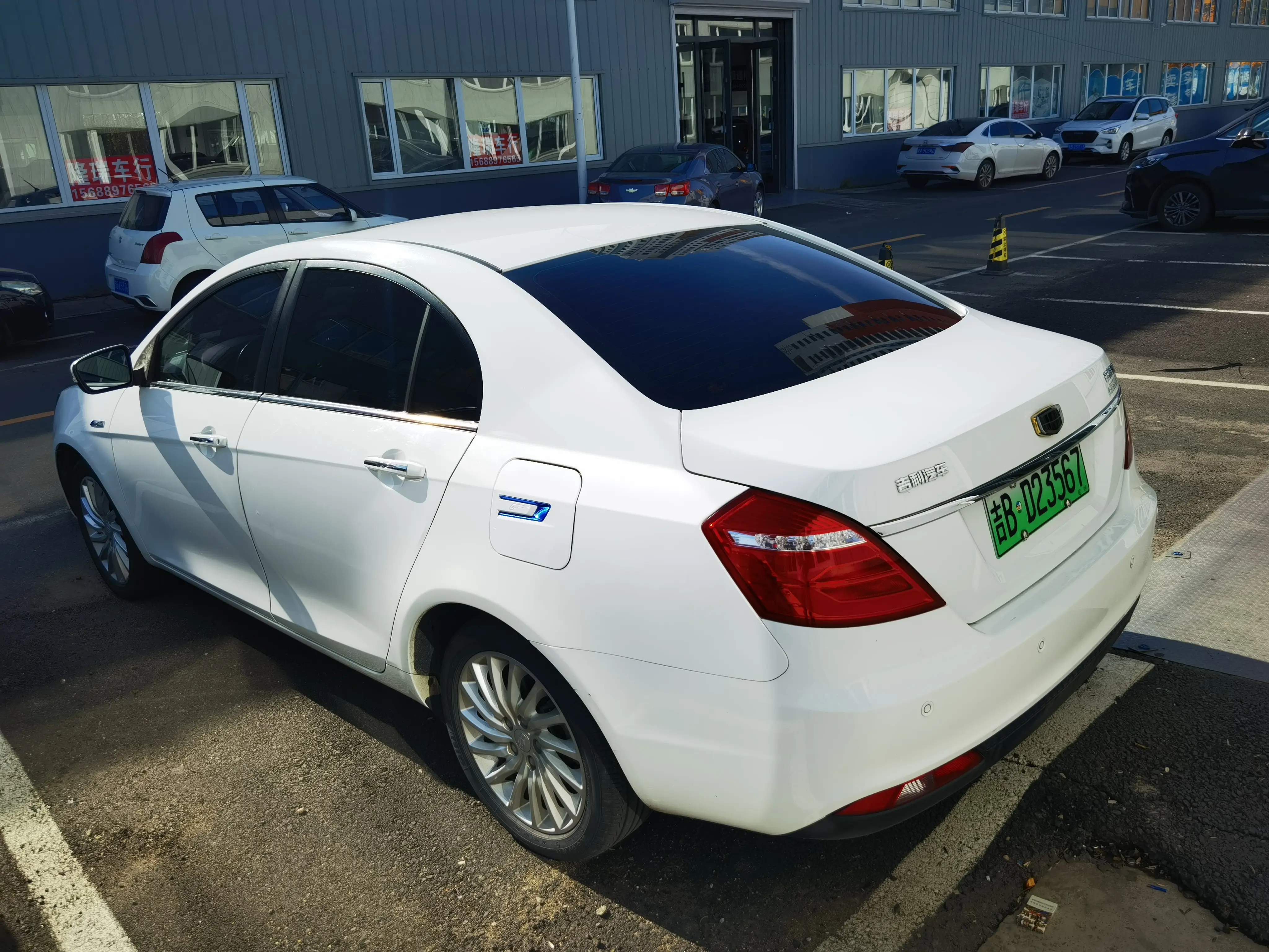 Geely Emgrand EV  из Китая