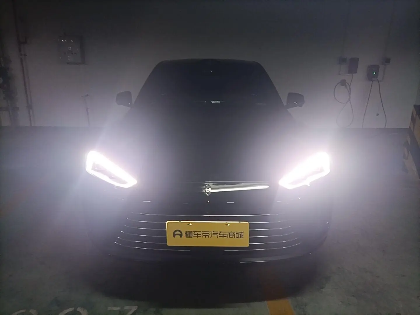 AITO M5 (Wenjie M5)  из Китая