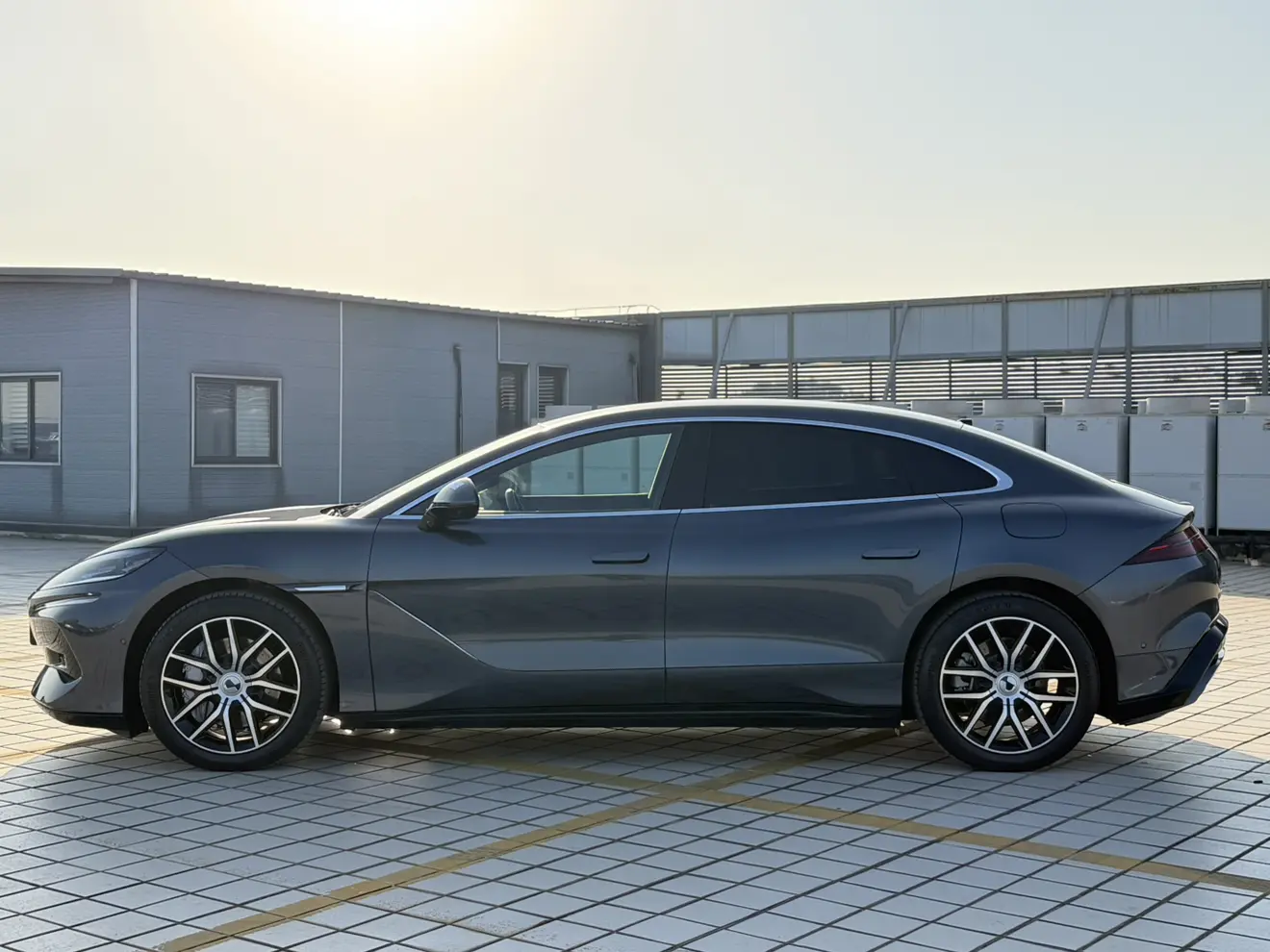 Denza Tengzhong Z9 DM  из Китая