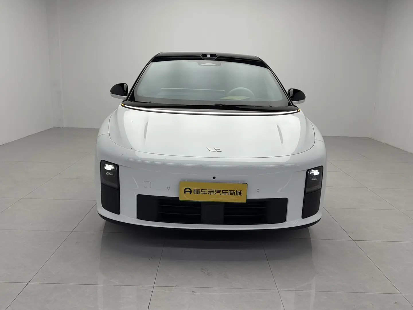 Li Ideal i6  из Китая