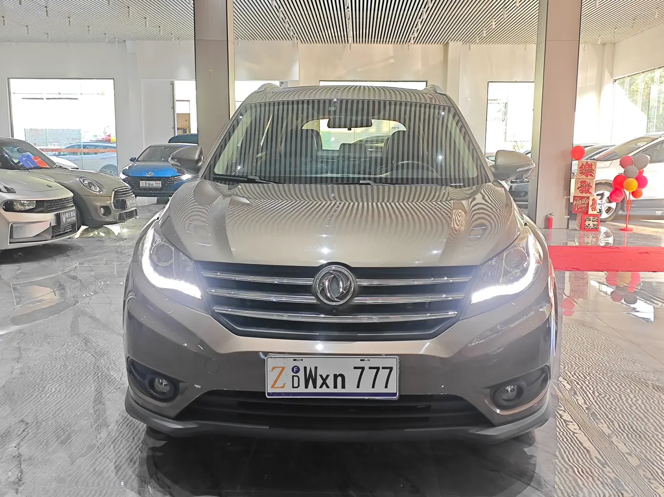Dongfeng Fengon 580  из Китая