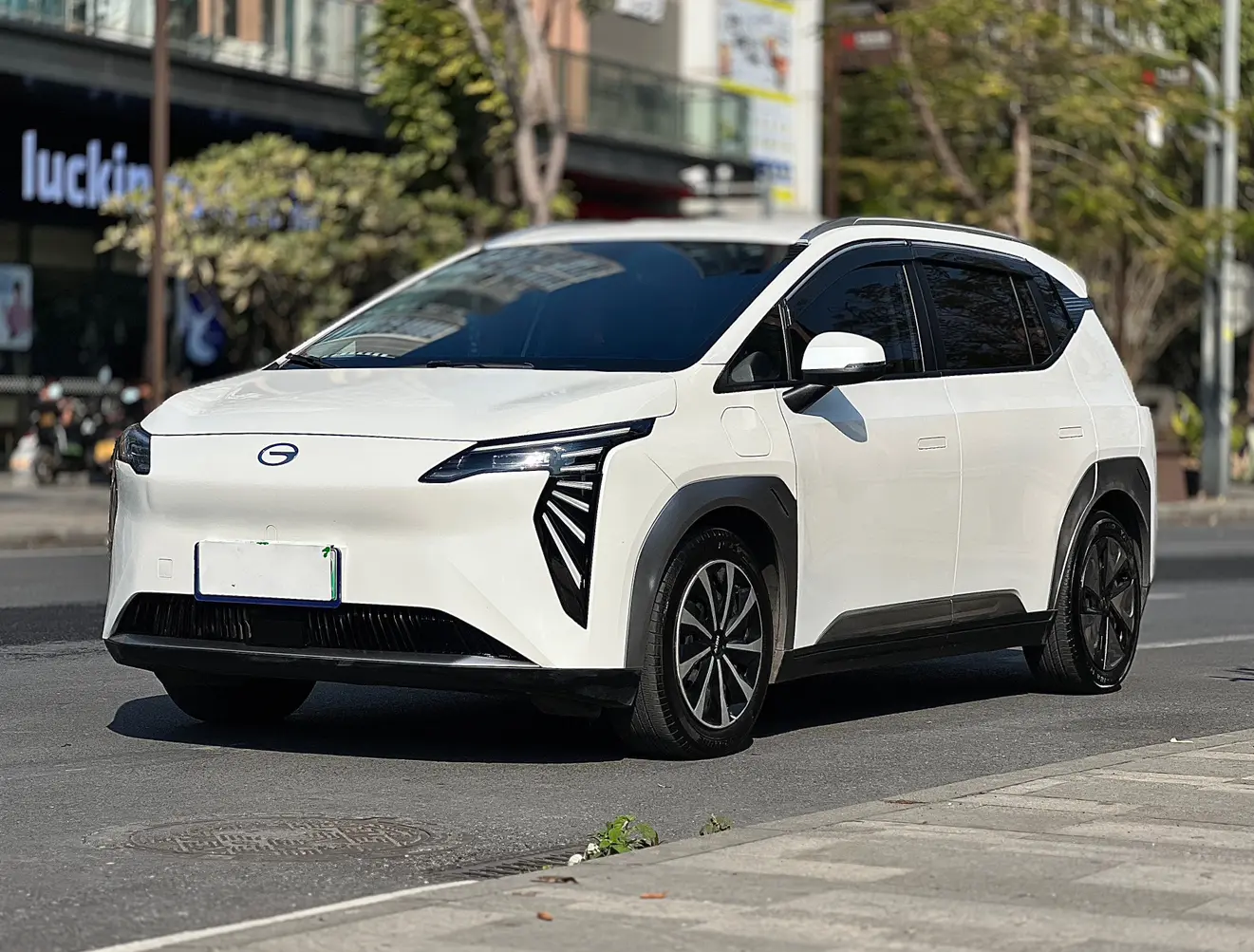 AION Y  из Китая