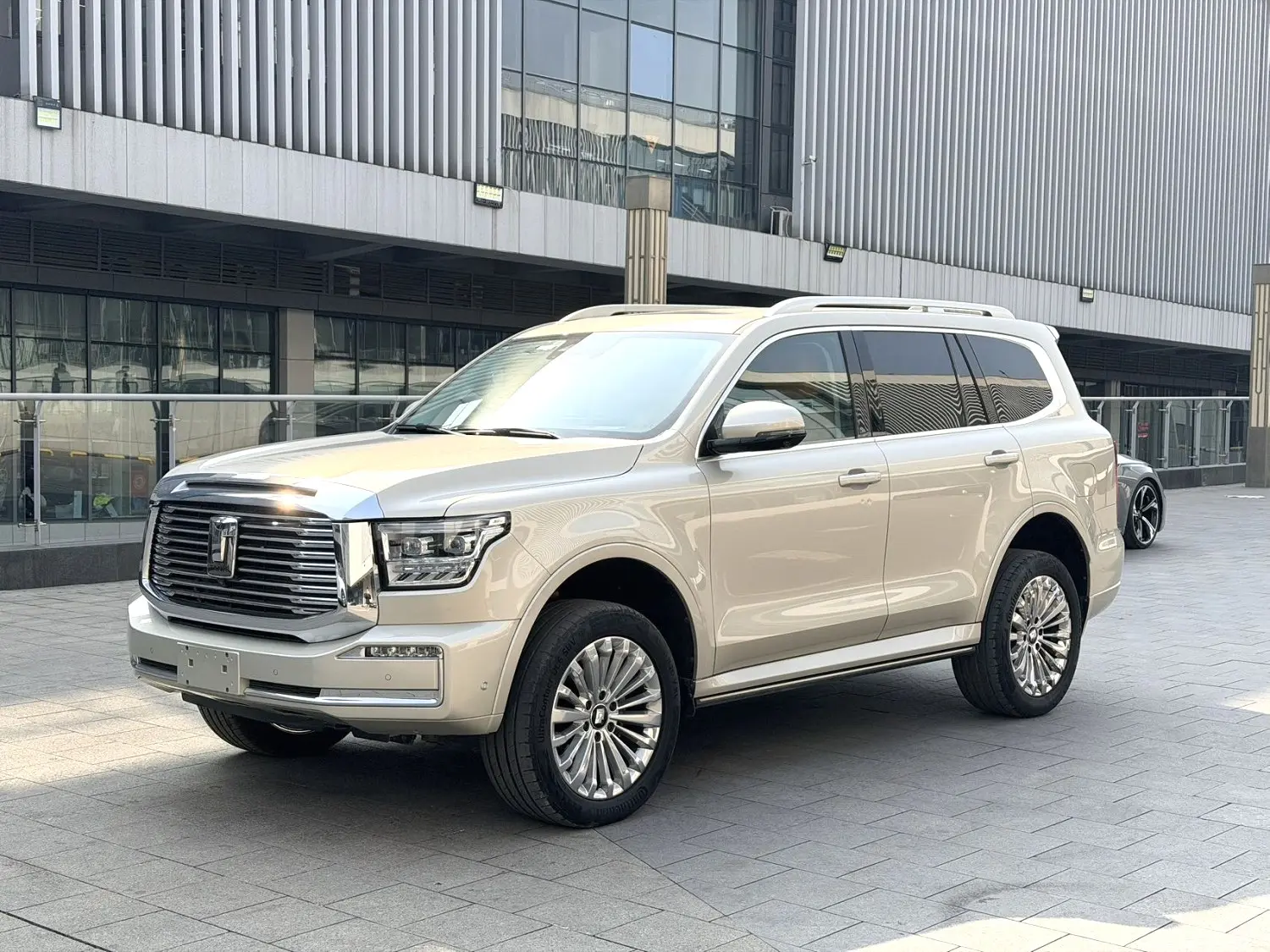 Tank 500  из Китая