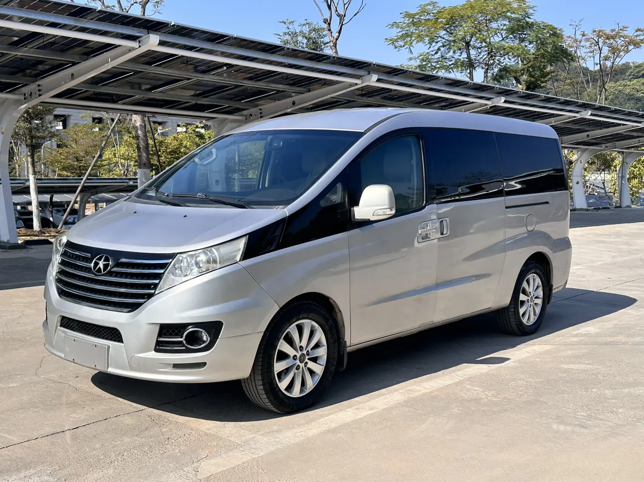 Jiangxi Ruifeng M5  из Китая