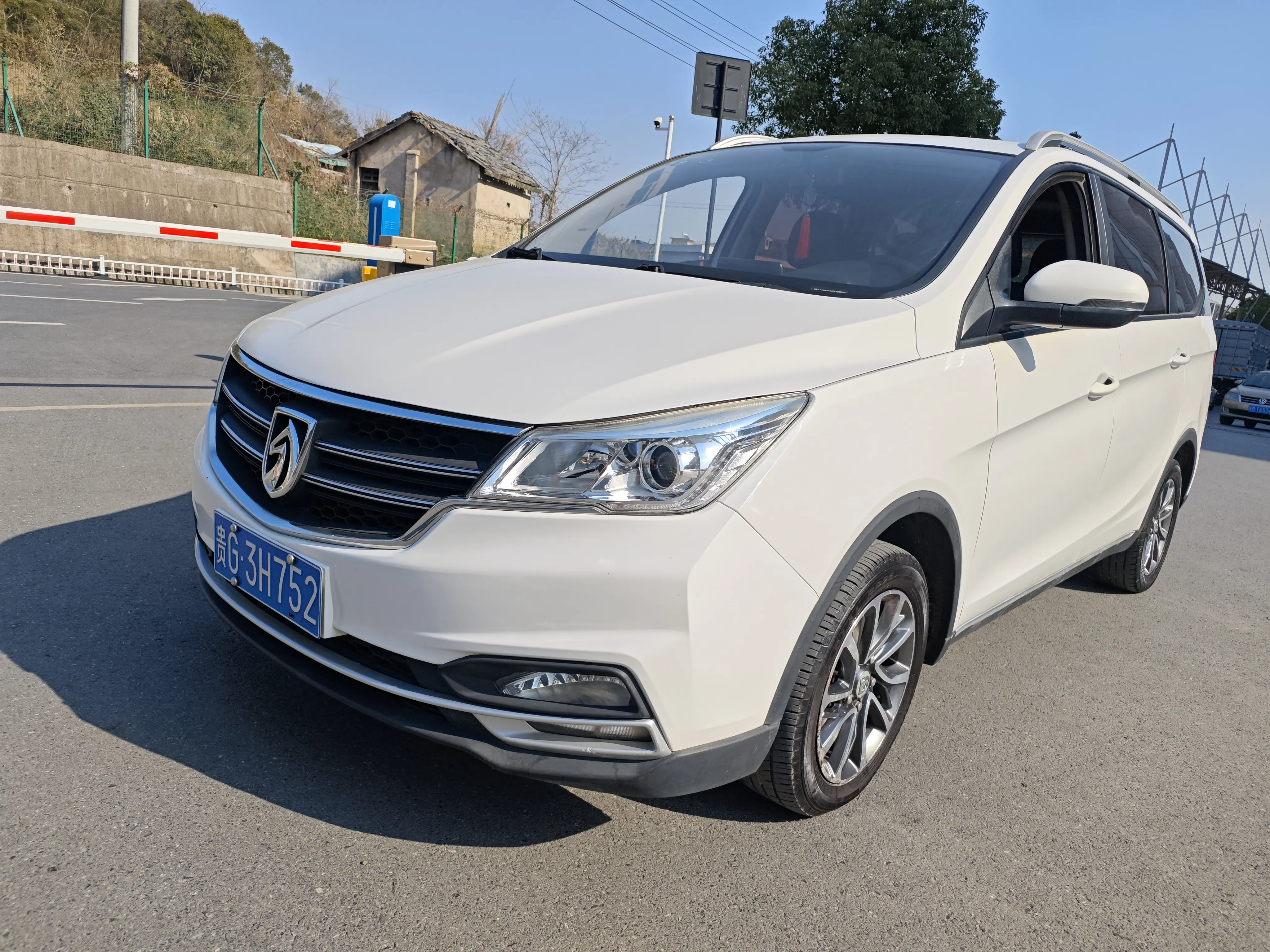 Baojun 730  из Китая