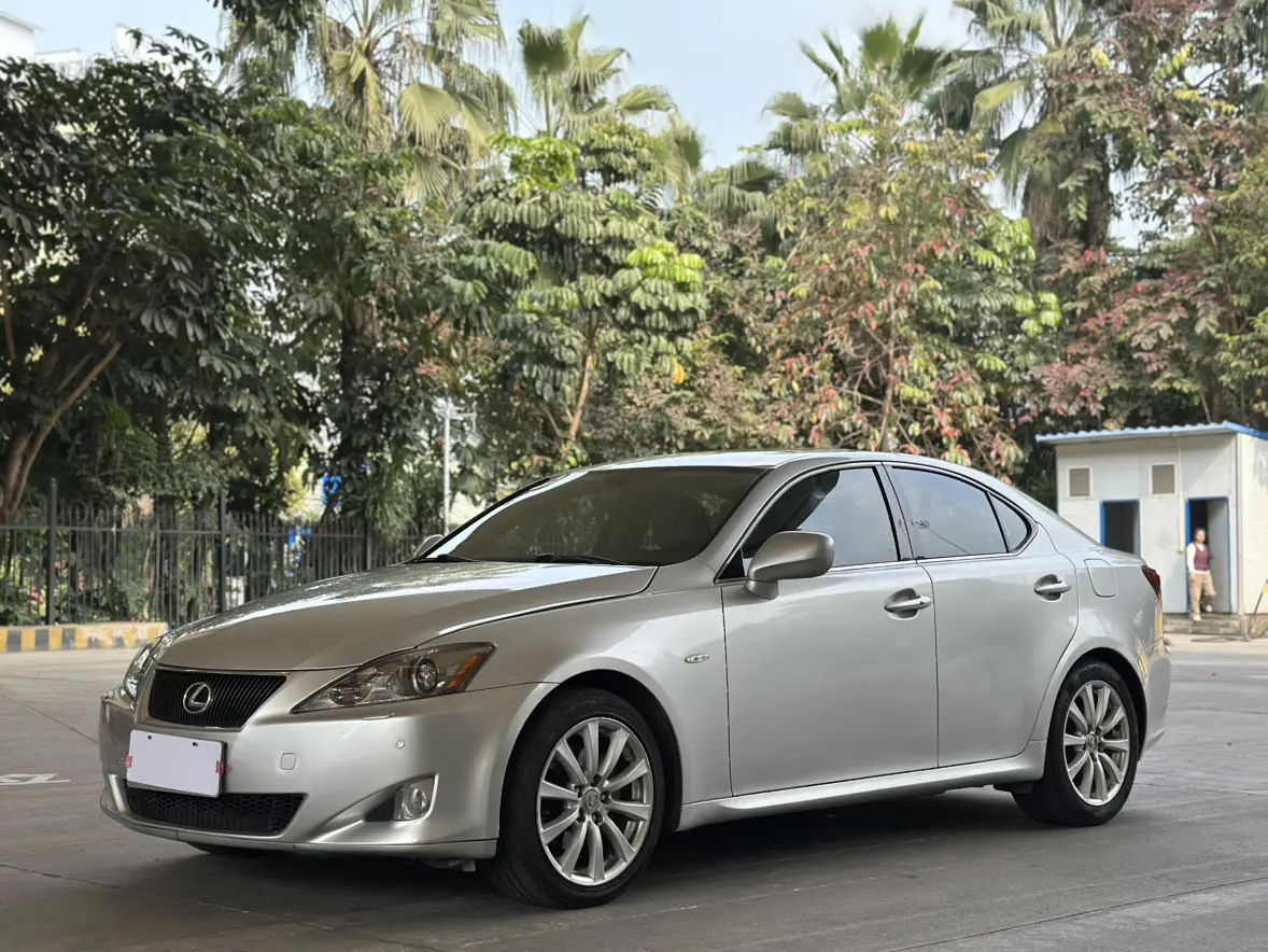 Lexus IS  из Китая