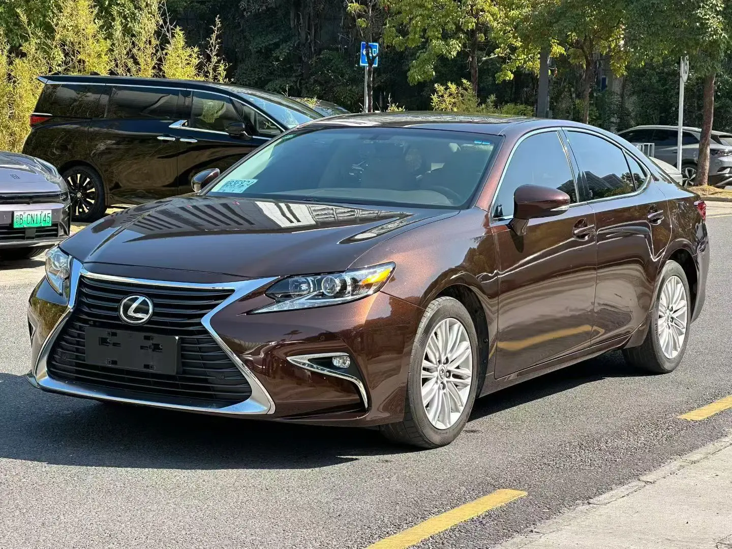 Lexus ES  из Китая