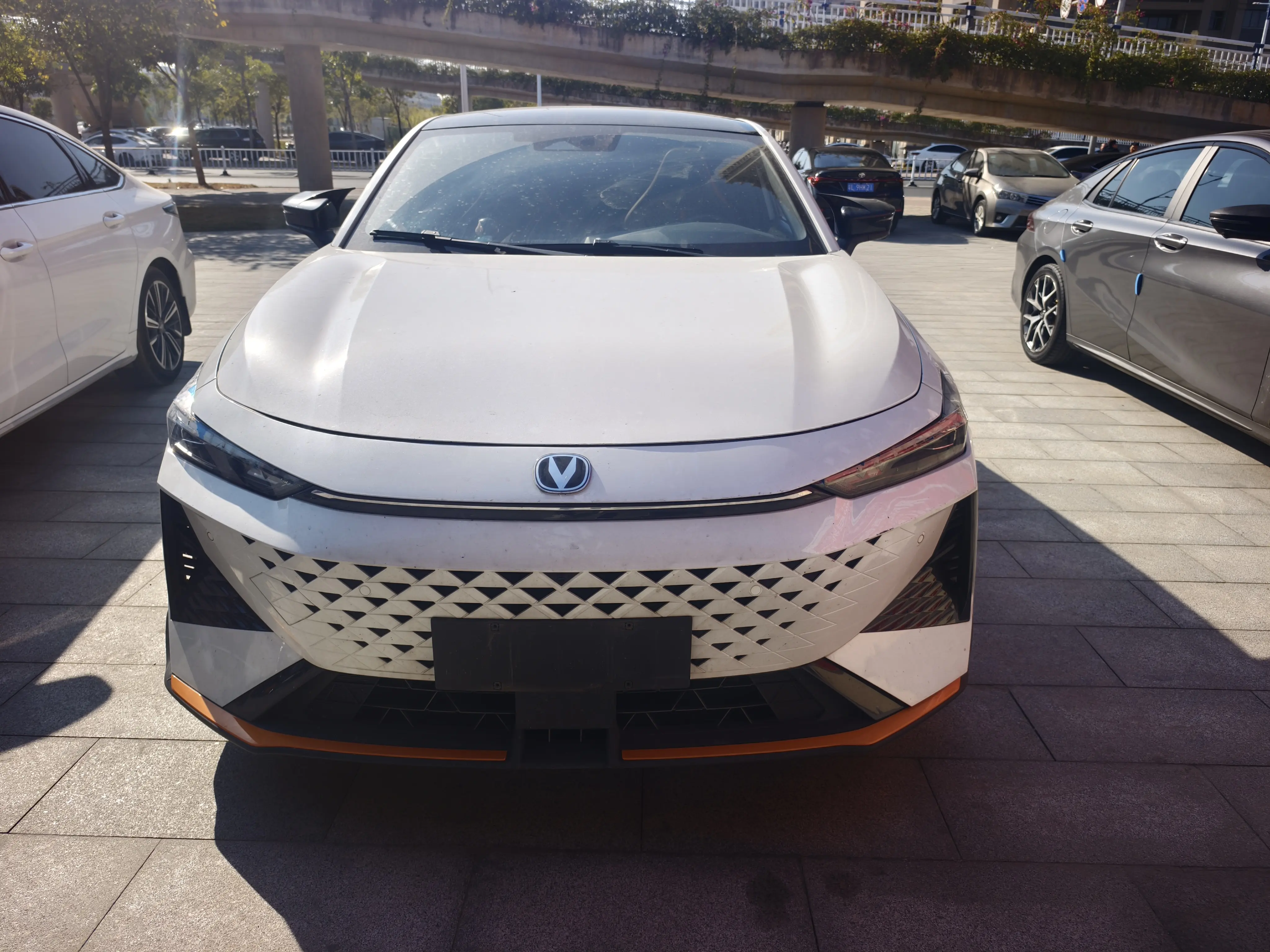 Changan UNI-V  из Китая