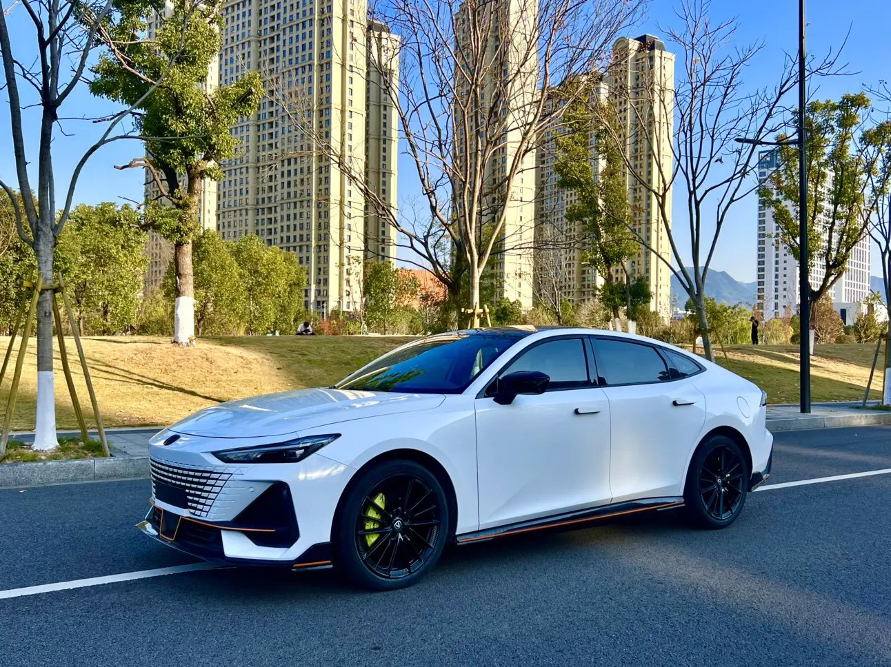 Changan UNI-V  из Китая