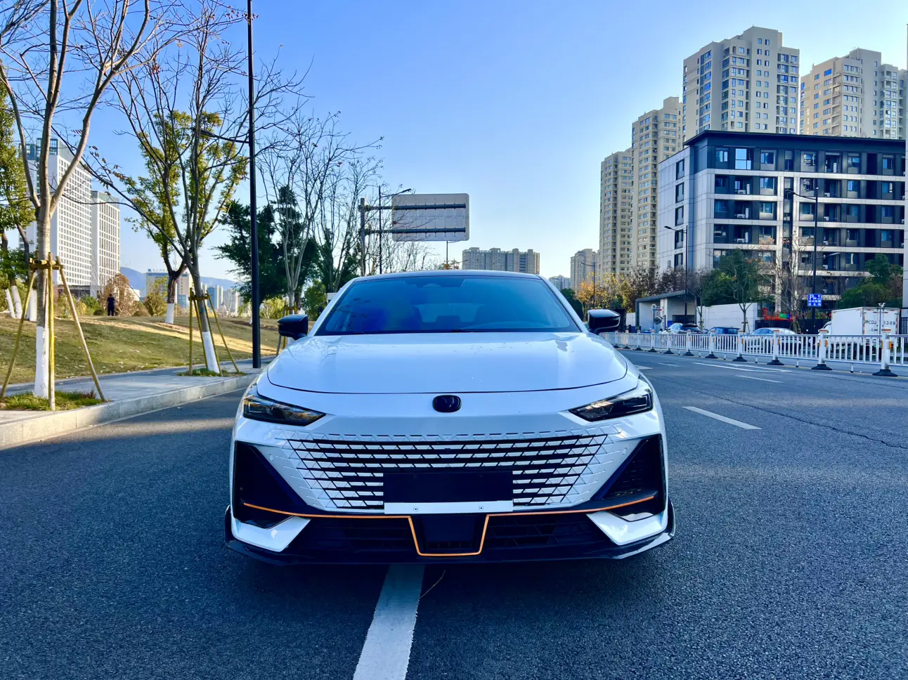 Changan UNI-V  из Китая